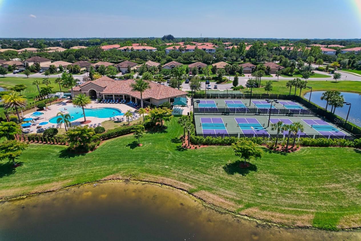 Image 31 of 37 For 157 Wandering Wetlands Circle