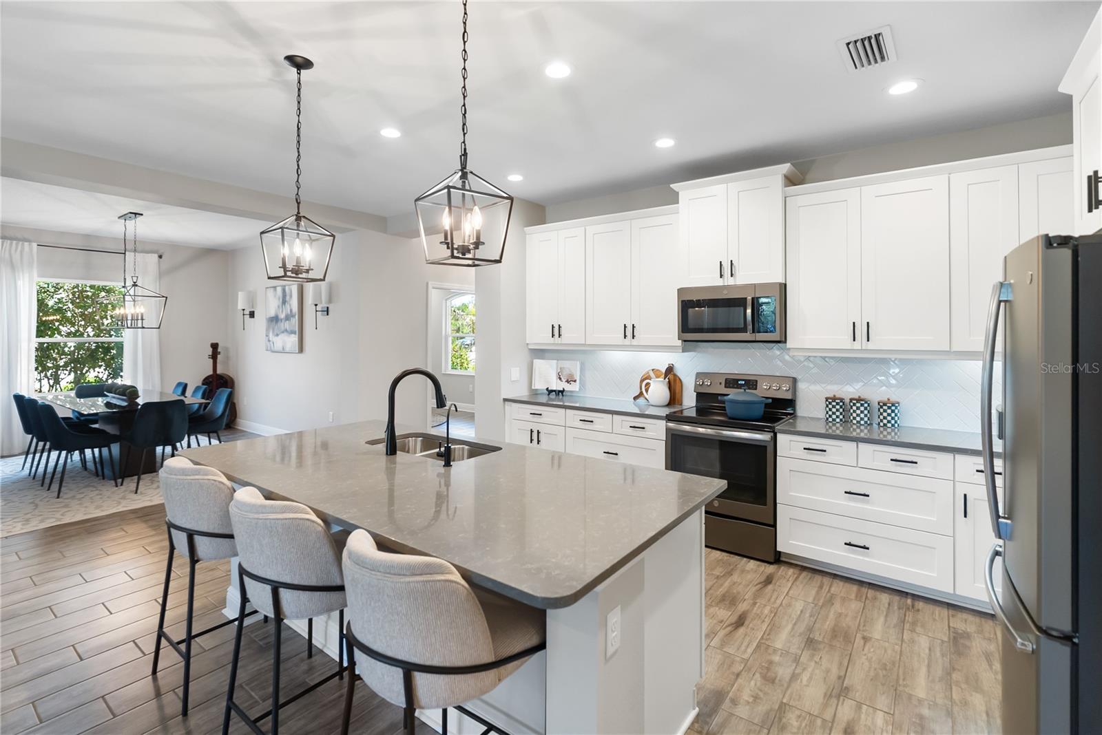 Image 14 of 38 For 1215 Thornbury Drive