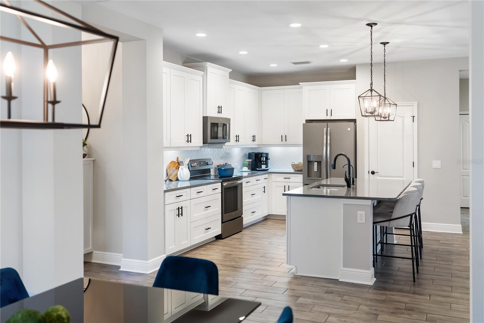 Image 15 of 38 For 1215 Thornbury Drive