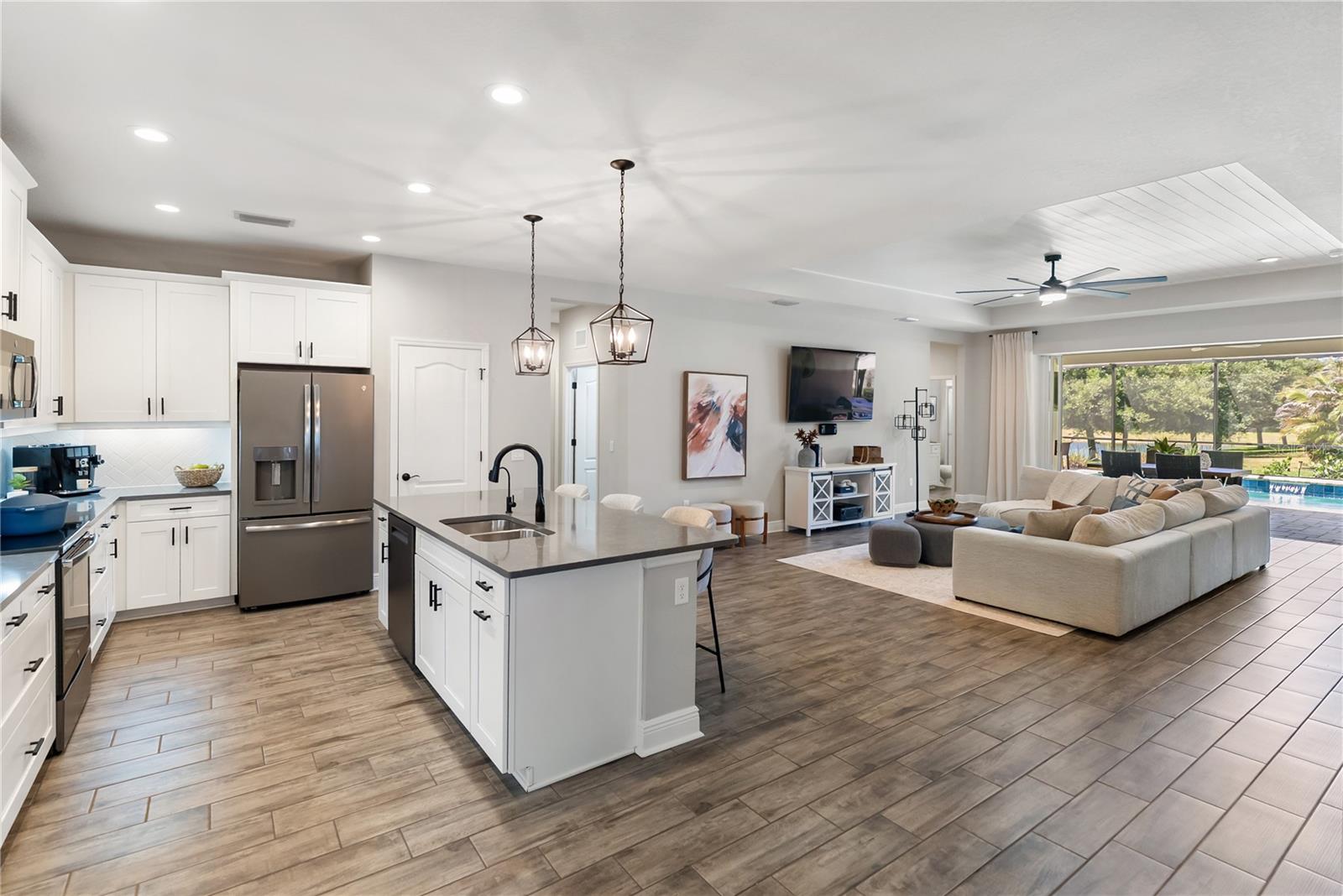 Image 4 of 38 For 1215 Thornbury Drive