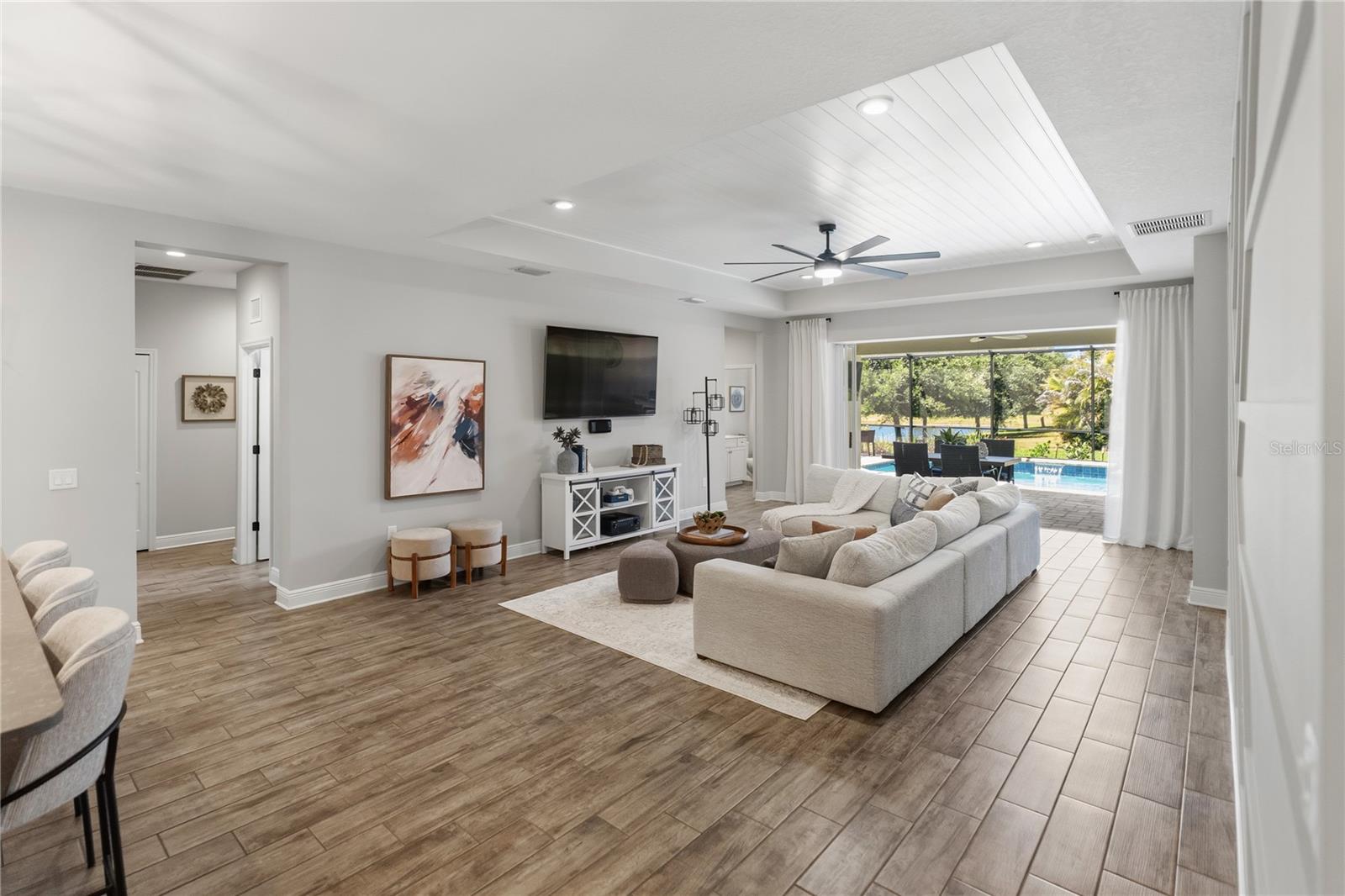 Image 5 of 38 For 1215 Thornbury Drive