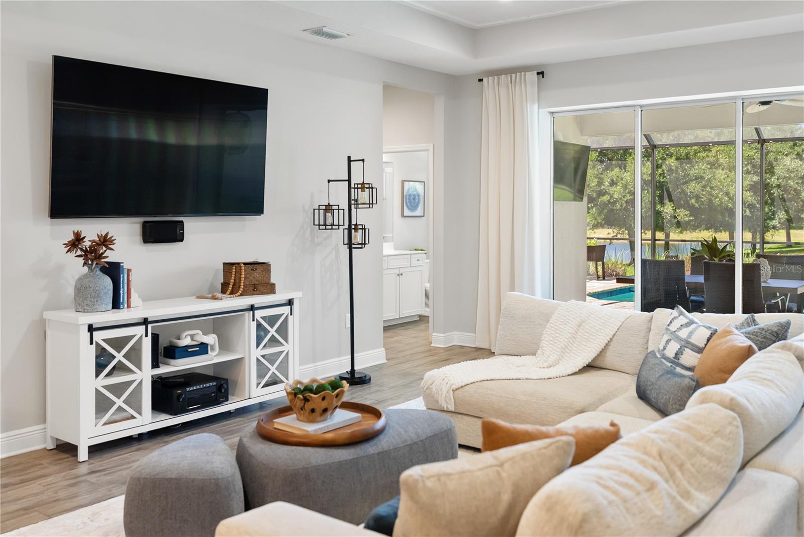 Image 8 of 38 For 1215 Thornbury Drive