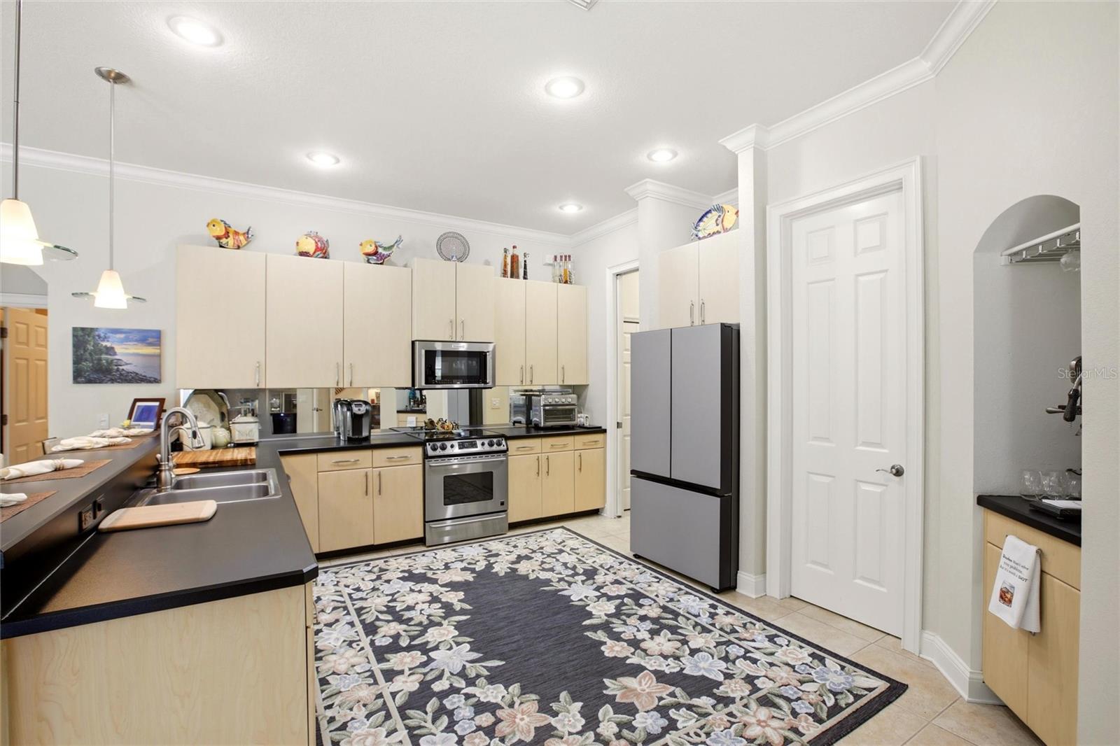 Image 15 of 47 For 500 Suffolk Cir Circle