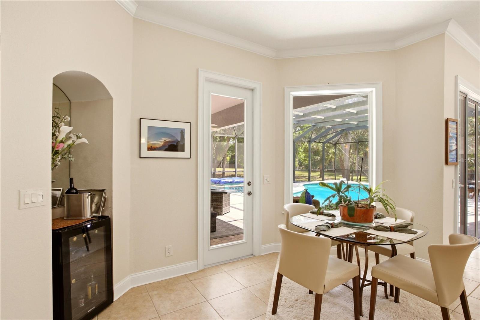 Image 17 of 47 For 500 Suffolk Cir Circle