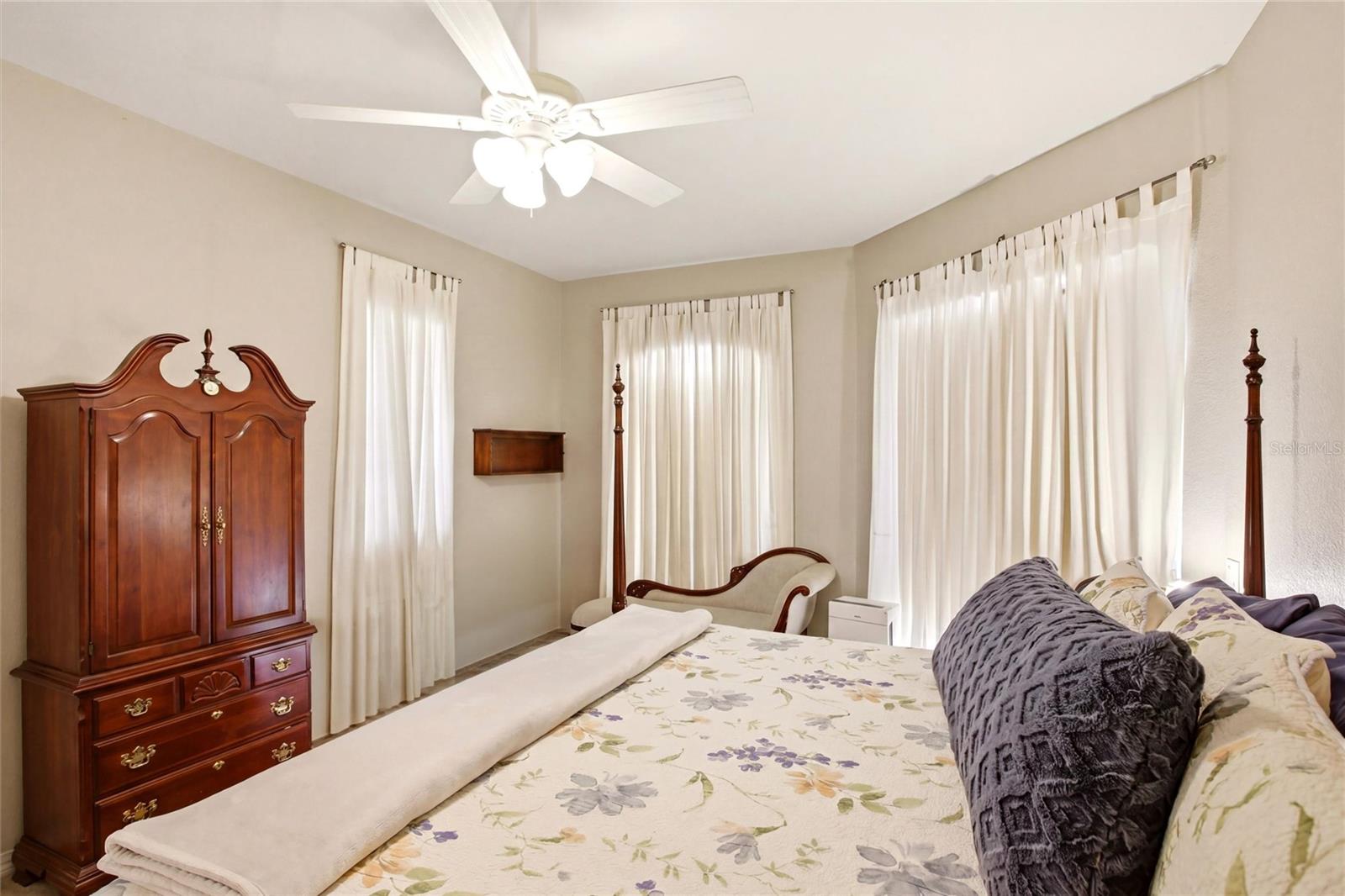 Image 20 of 47 For 500 Suffolk Cir Circle