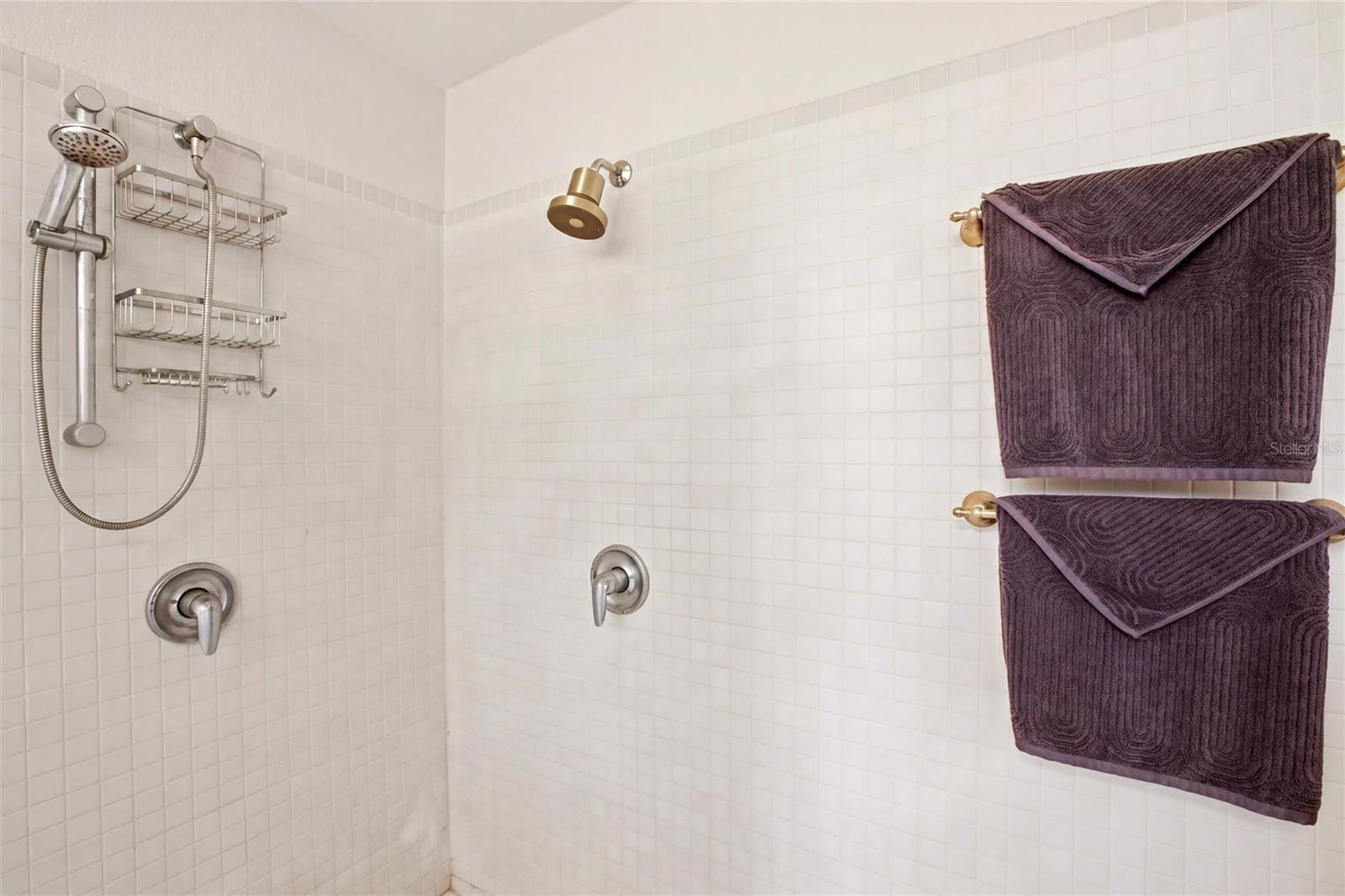 Image 23 of 47 For 500 Suffolk Cir Circle