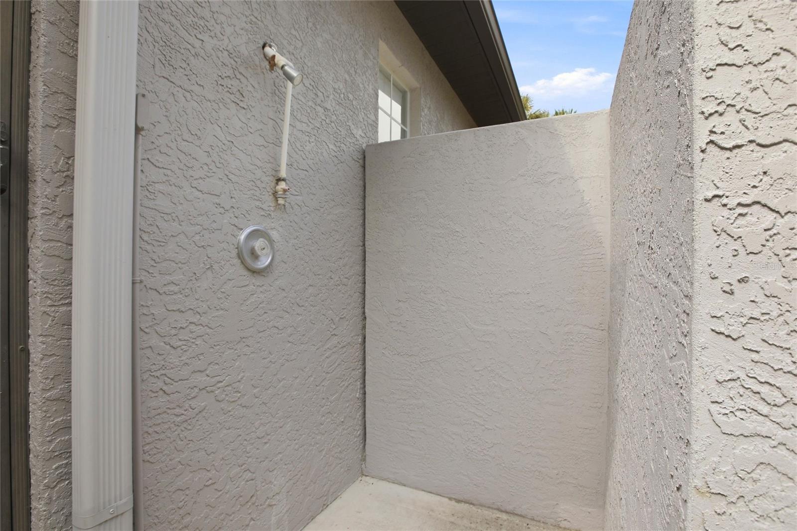 Image 35 of 47 For 500 Suffolk Cir Circle