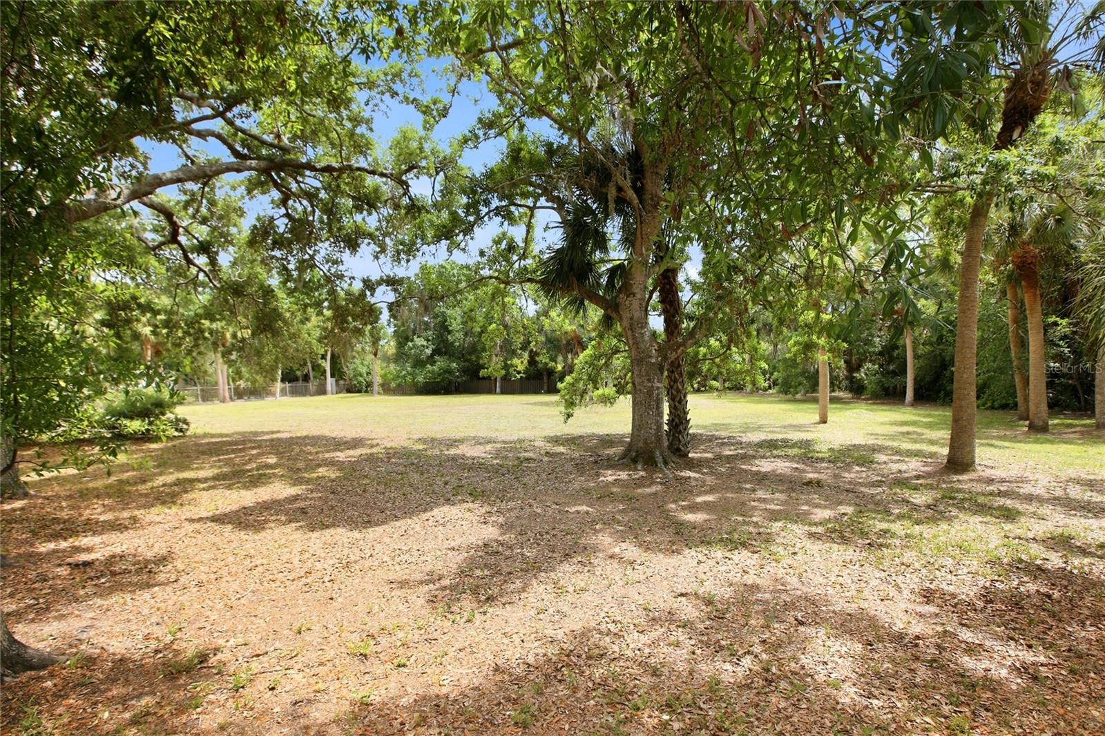 Image 37 of 47 For 500 Suffolk Cir Circle