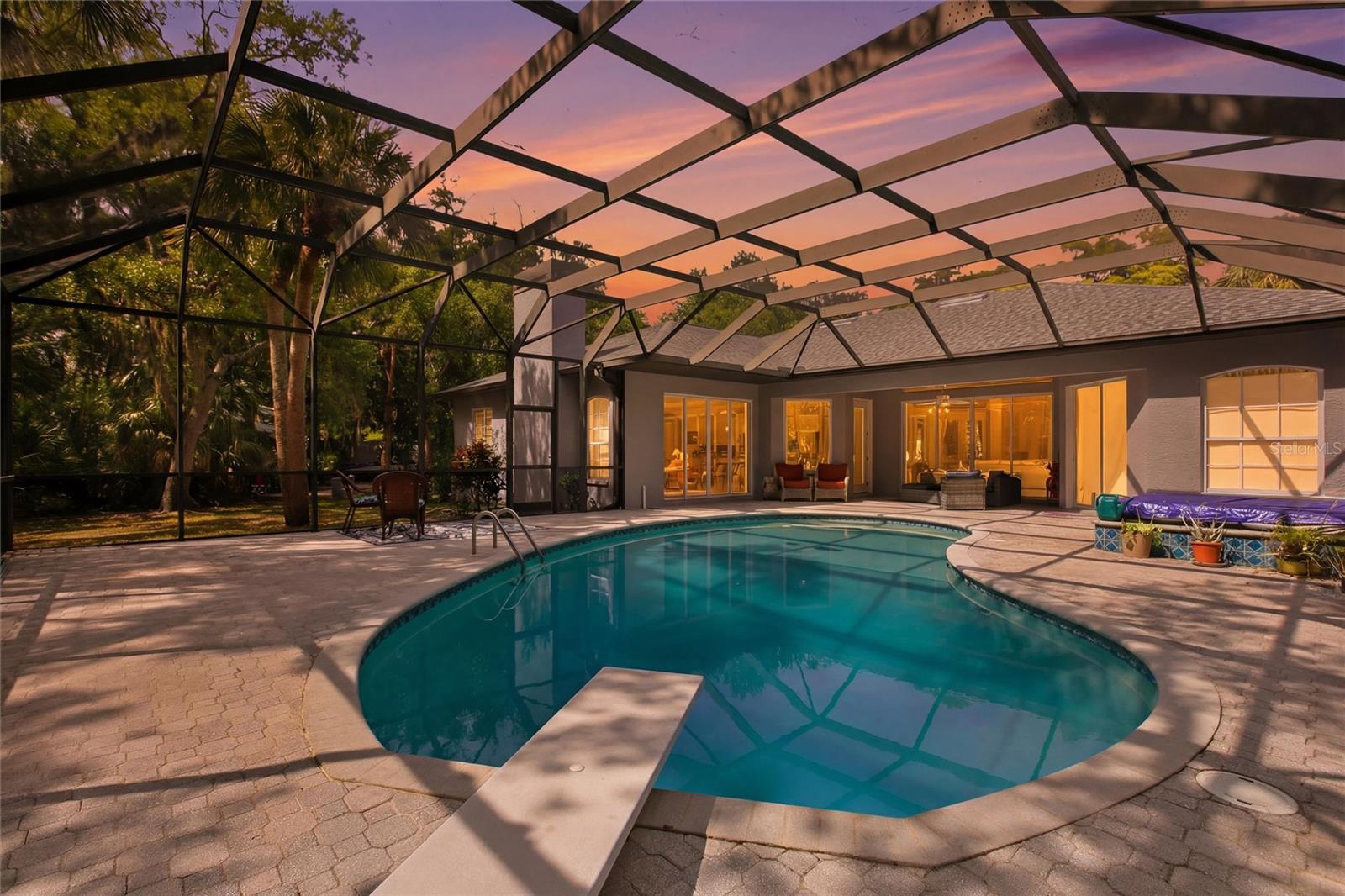 Image 5 of 47 For 500 Suffolk Cir Circle