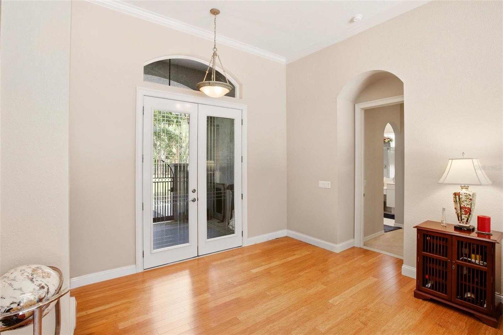 Image 7 of 47 For 500 Suffolk Cir Circle