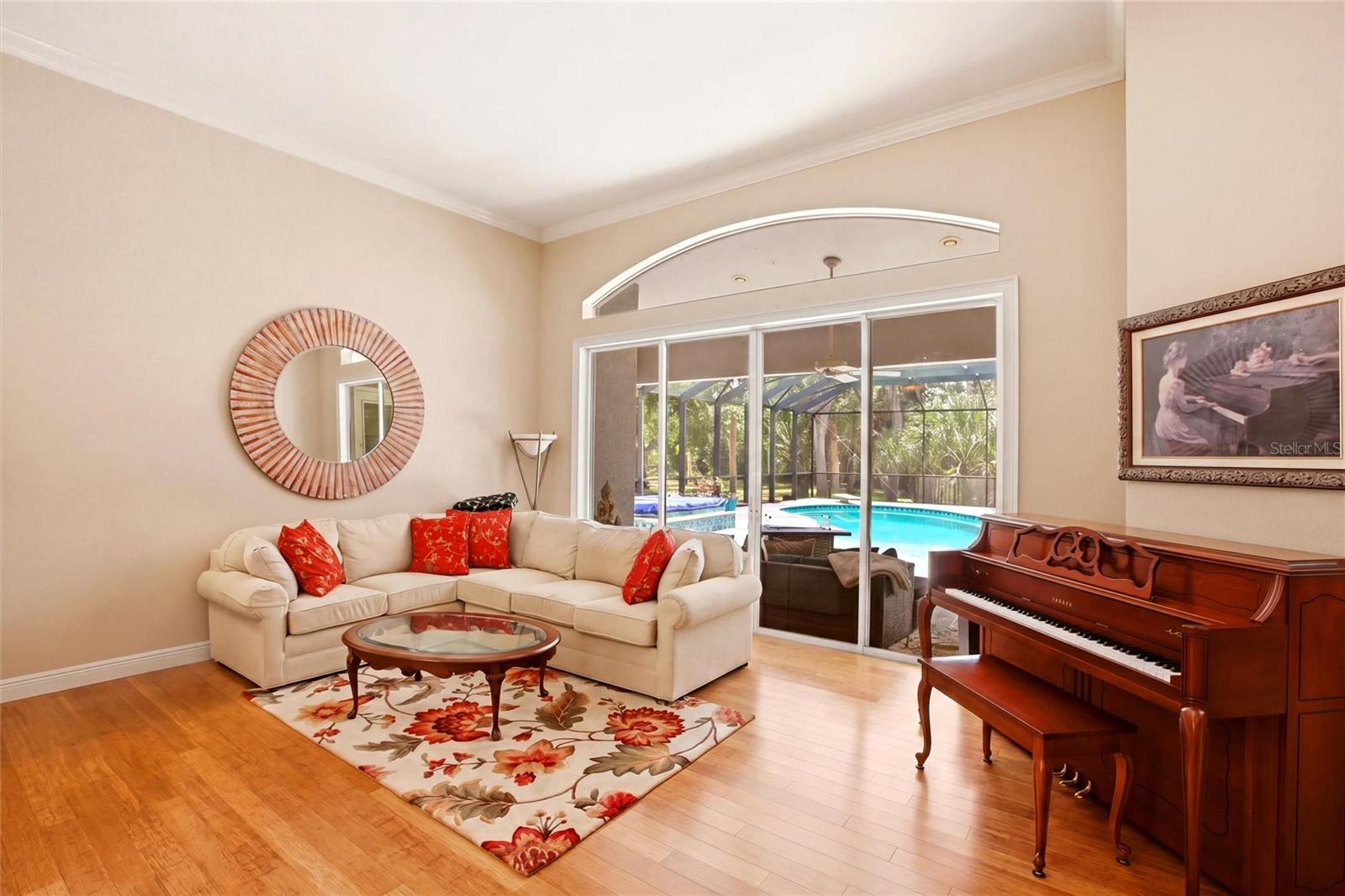 Image 9 of 47 For 500 Suffolk Cir Circle