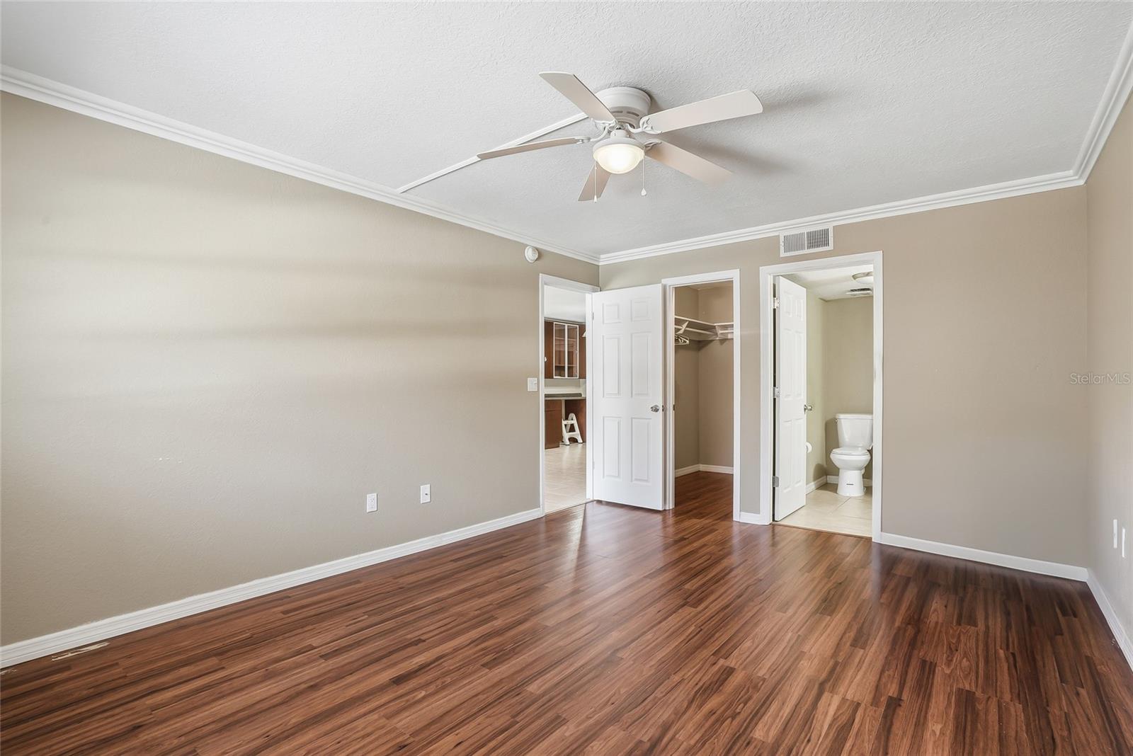 Image 15 of 35 For 2220 Stickney Point Road 520