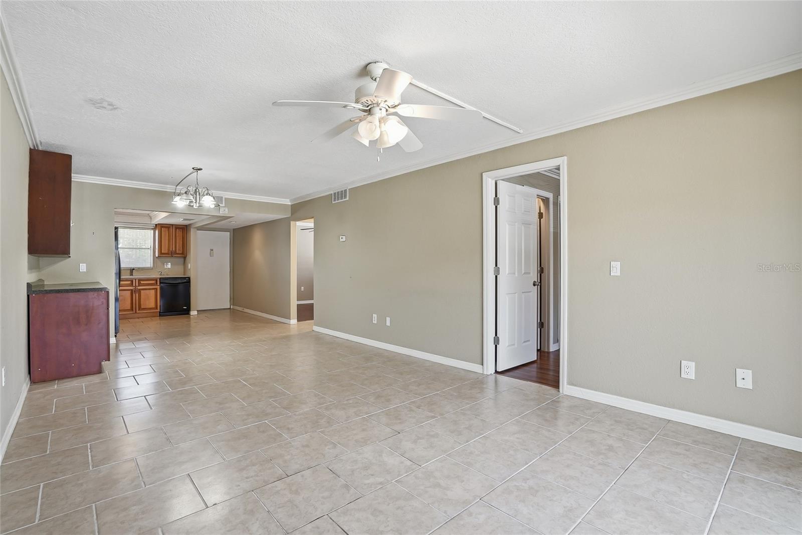 Image 21 of 35 For 2220 Stickney Point Road 520