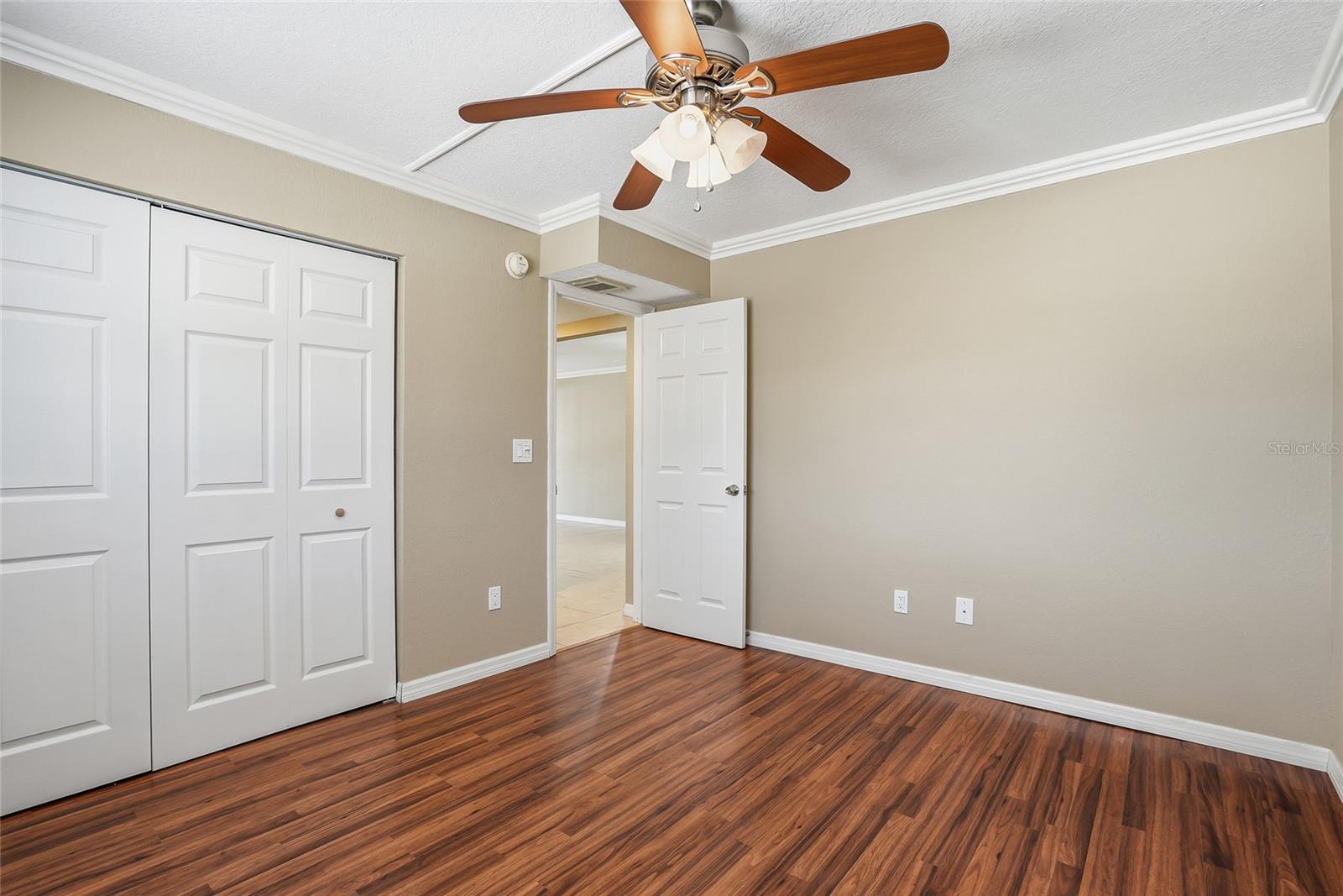 Image 22 of 35 For 2220 Stickney Point Road 520