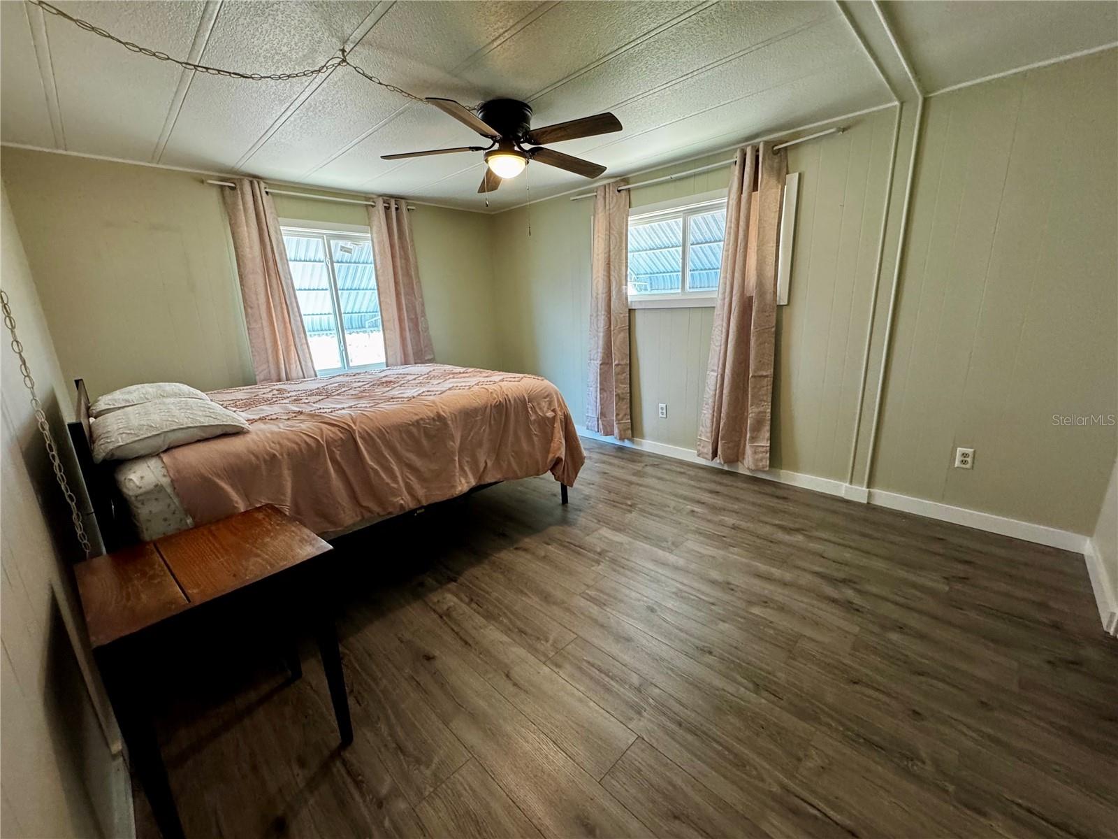 Image 18 of 40 For 5619 Bayshore Road 120