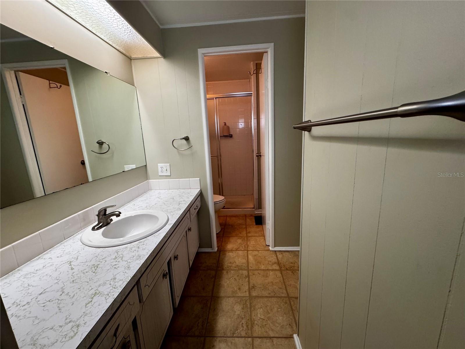 Image 21 of 40 For 5619 Bayshore Road 120