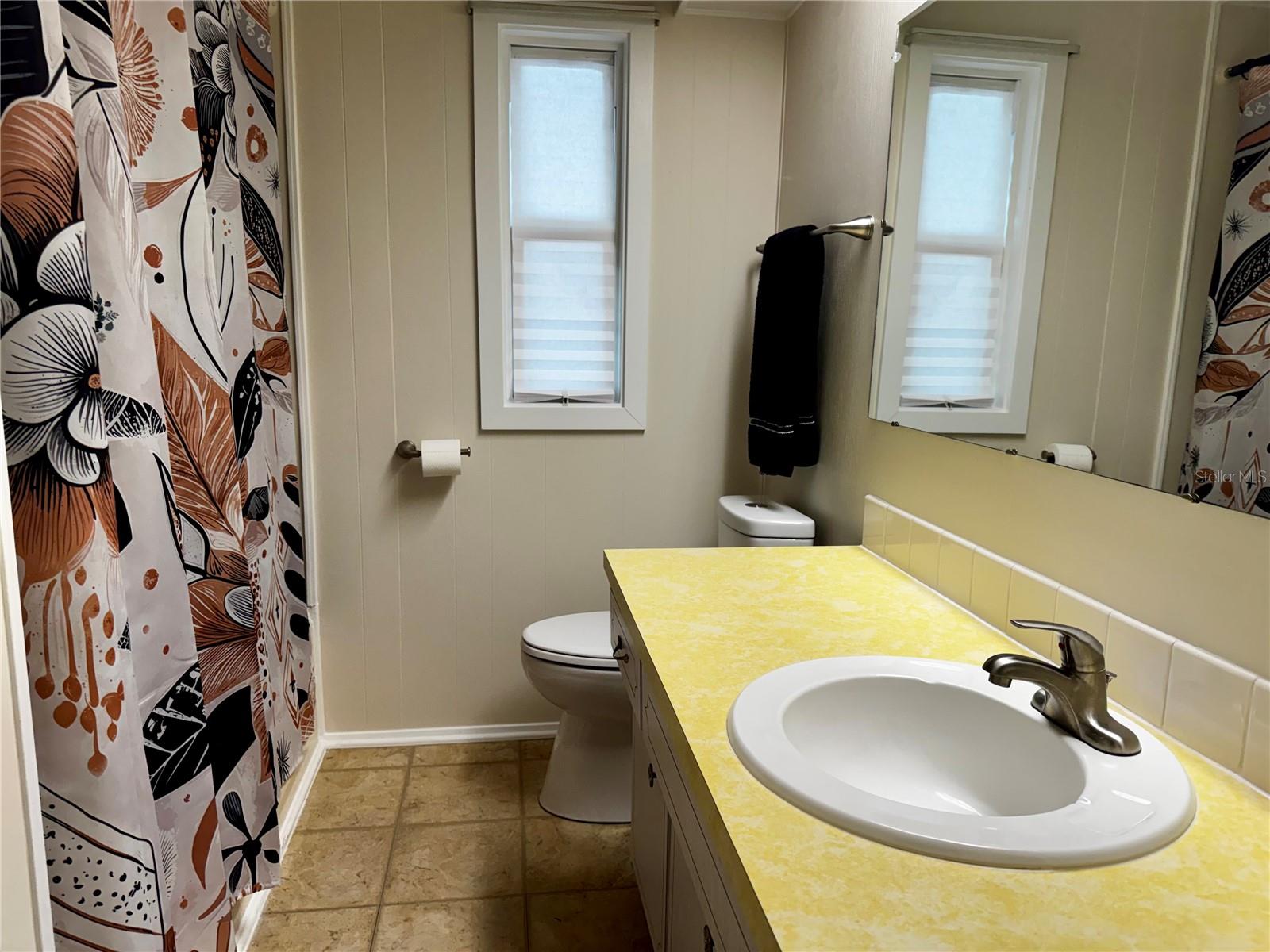 Image 25 of 40 For 5619 Bayshore Road 120