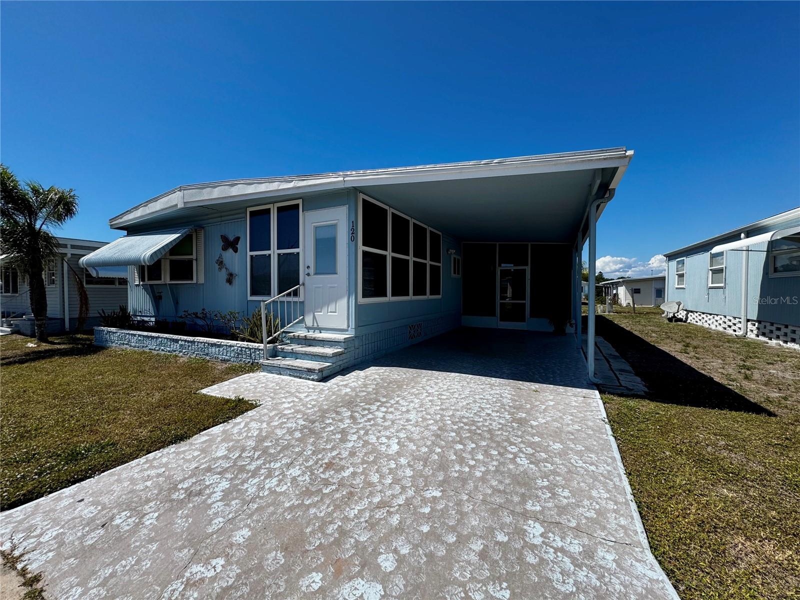 Image 29 of 40 For 5619 Bayshore Road 120