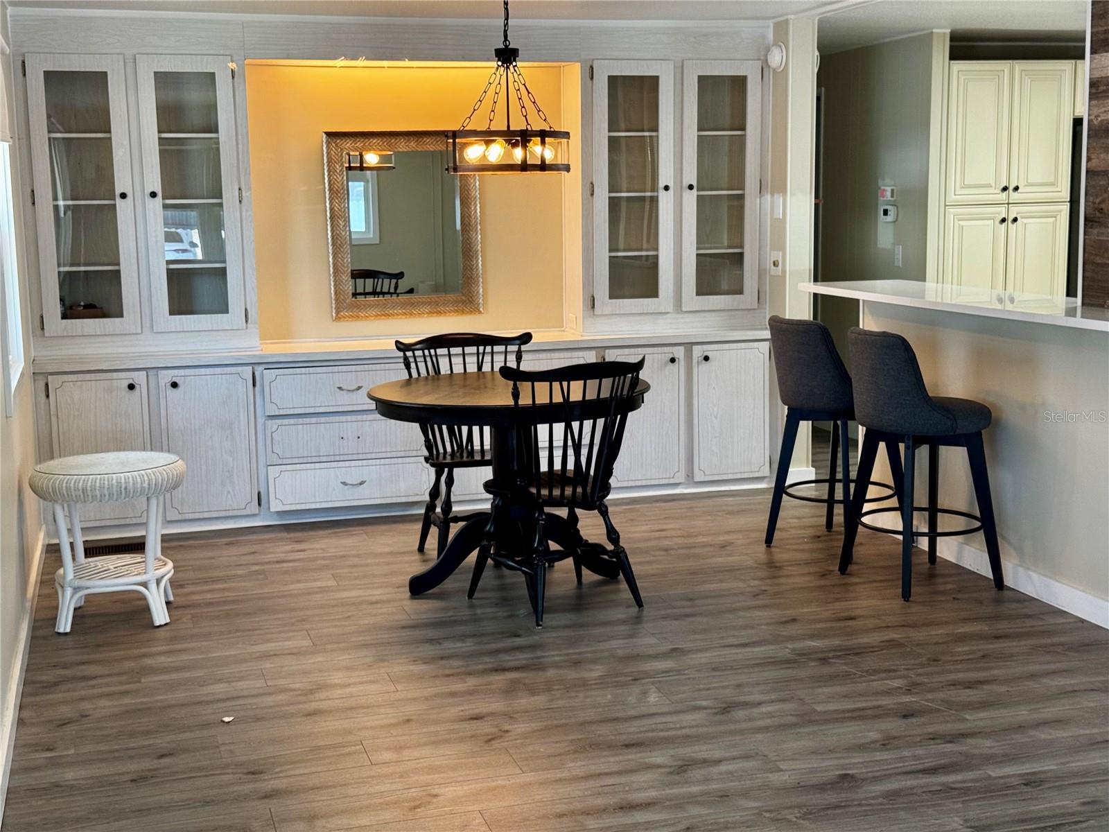 Image 5 of 40 For 5619 Bayshore Road 120