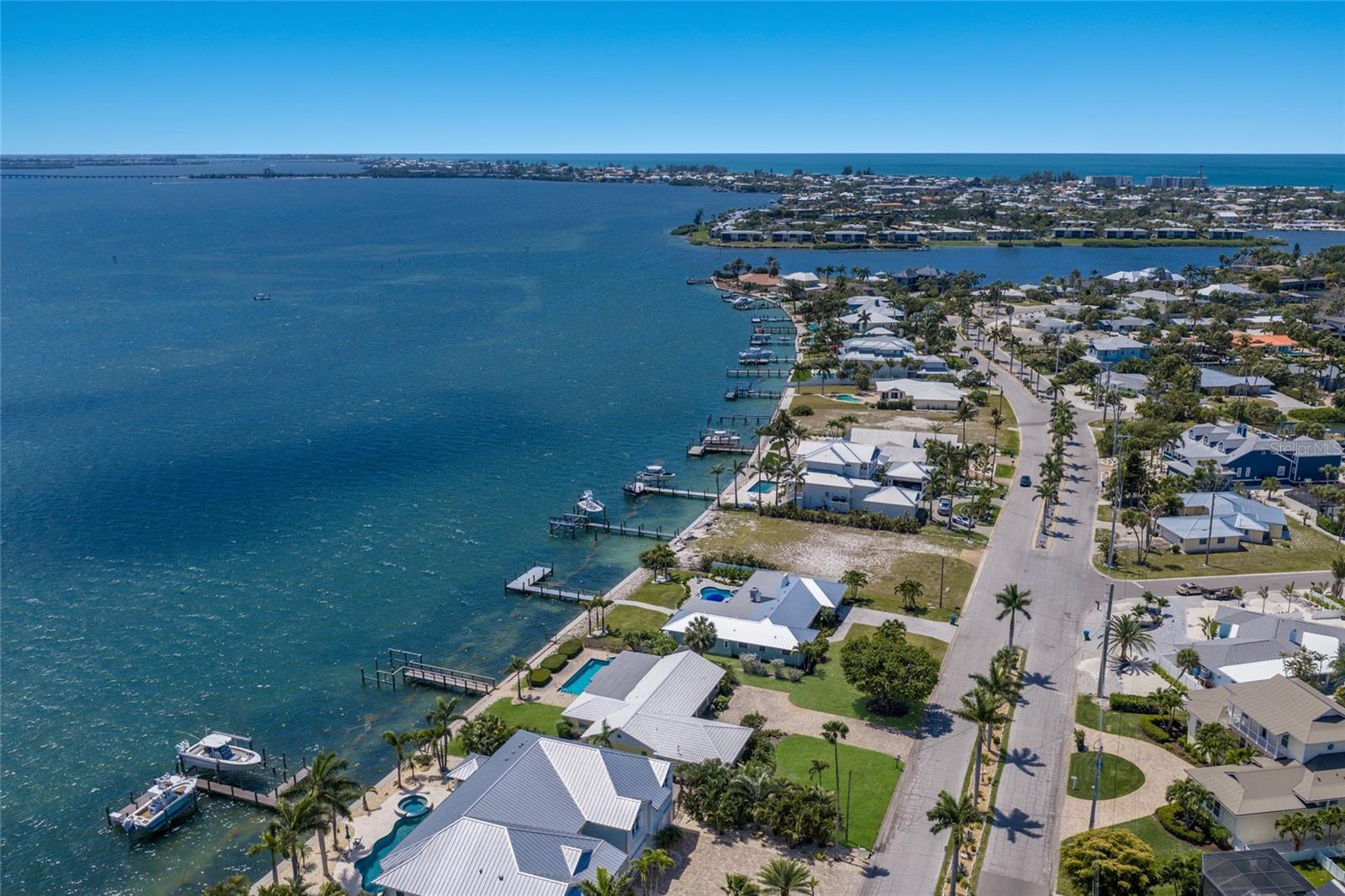 Image 10 of 27 For 633 Key Royale Drive