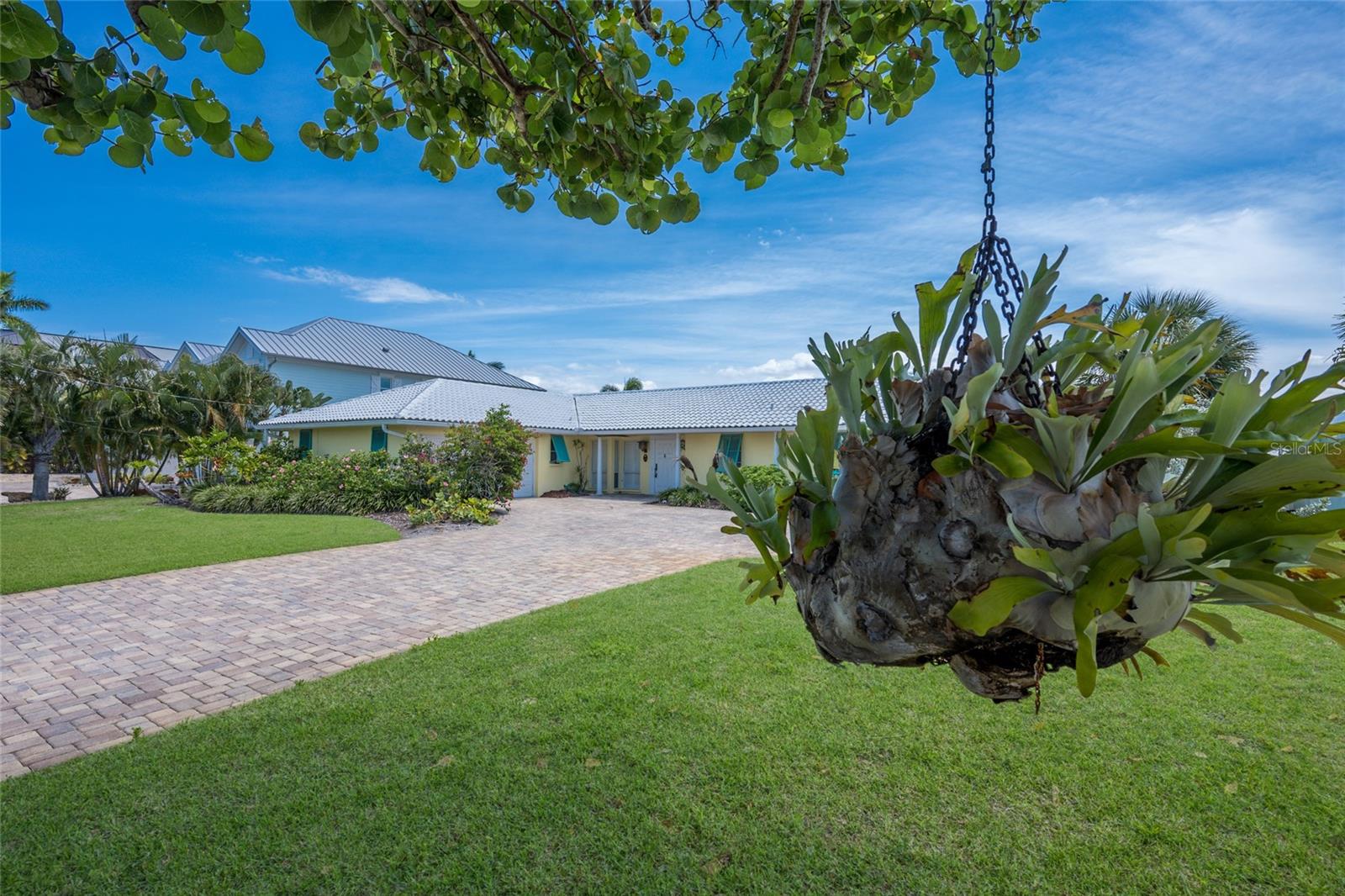 Image 13 of 27 For 633 Key Royale Drive