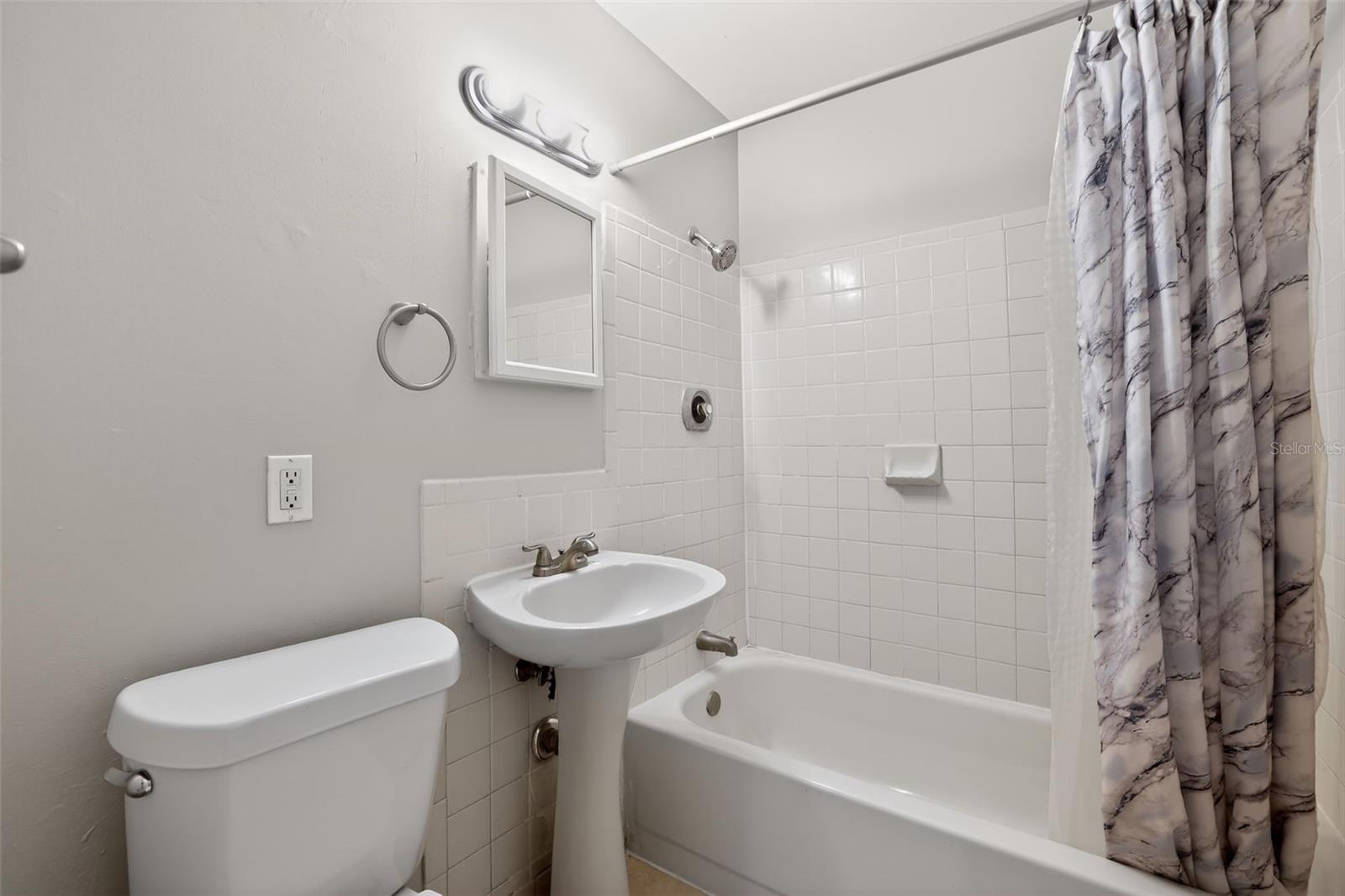 Image 32 of 40 For 4019 7th Avenue N