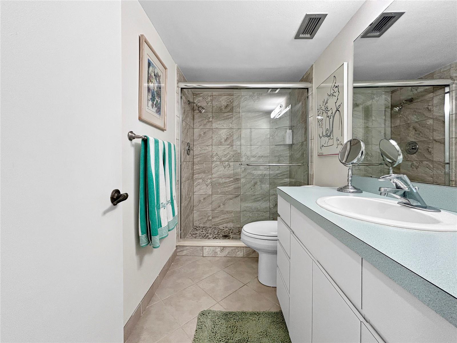 Image 15 of 38 For 4325 Gulf Of Mexico Drive 305