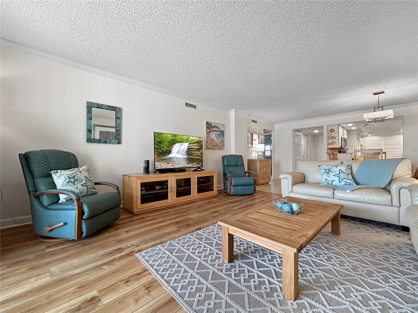 Image 5 of 38 For 4325 Gulf Of Mexico Drive 305