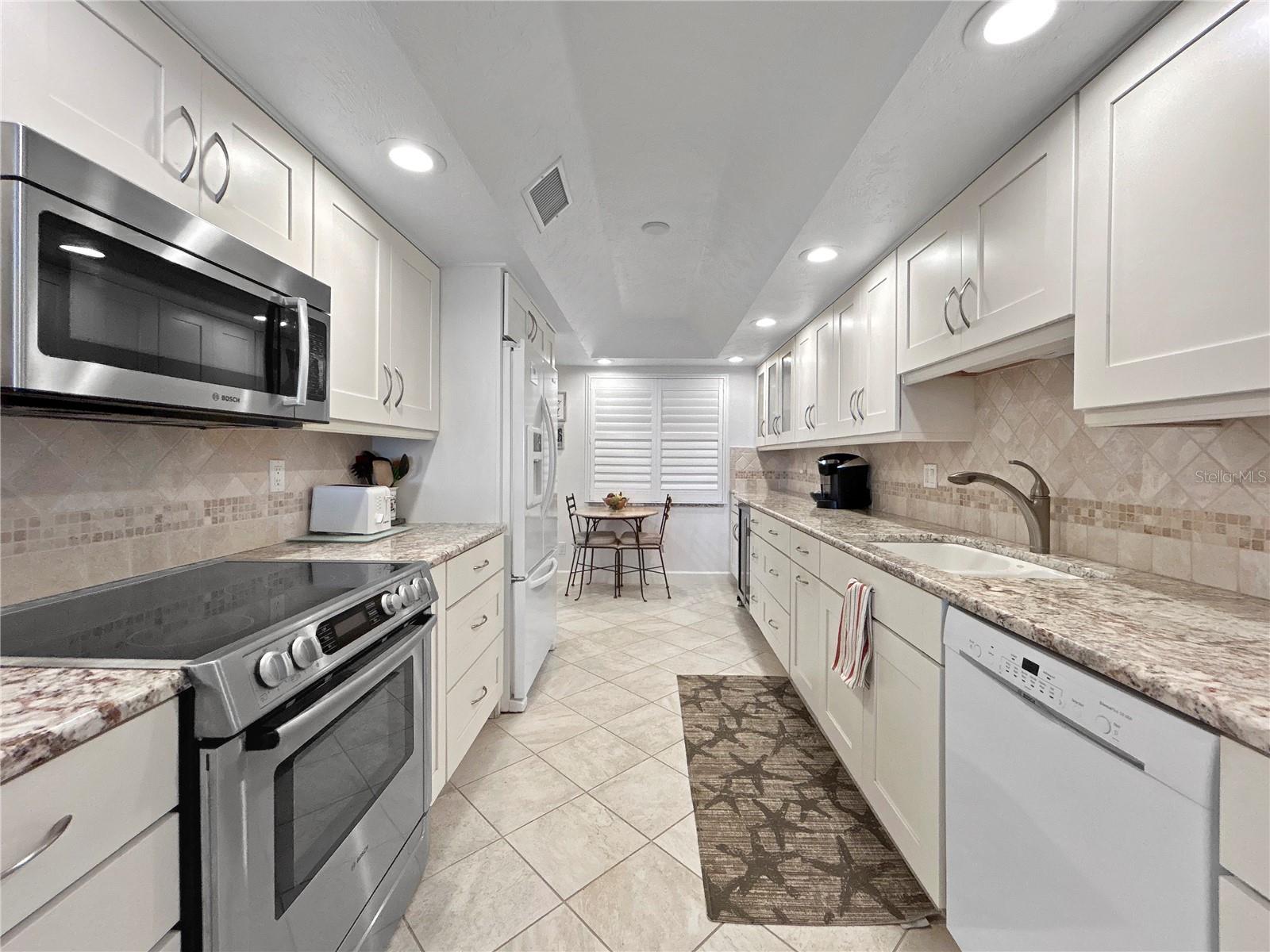 Image 9 of 38 For 4325 Gulf Of Mexico Drive 305