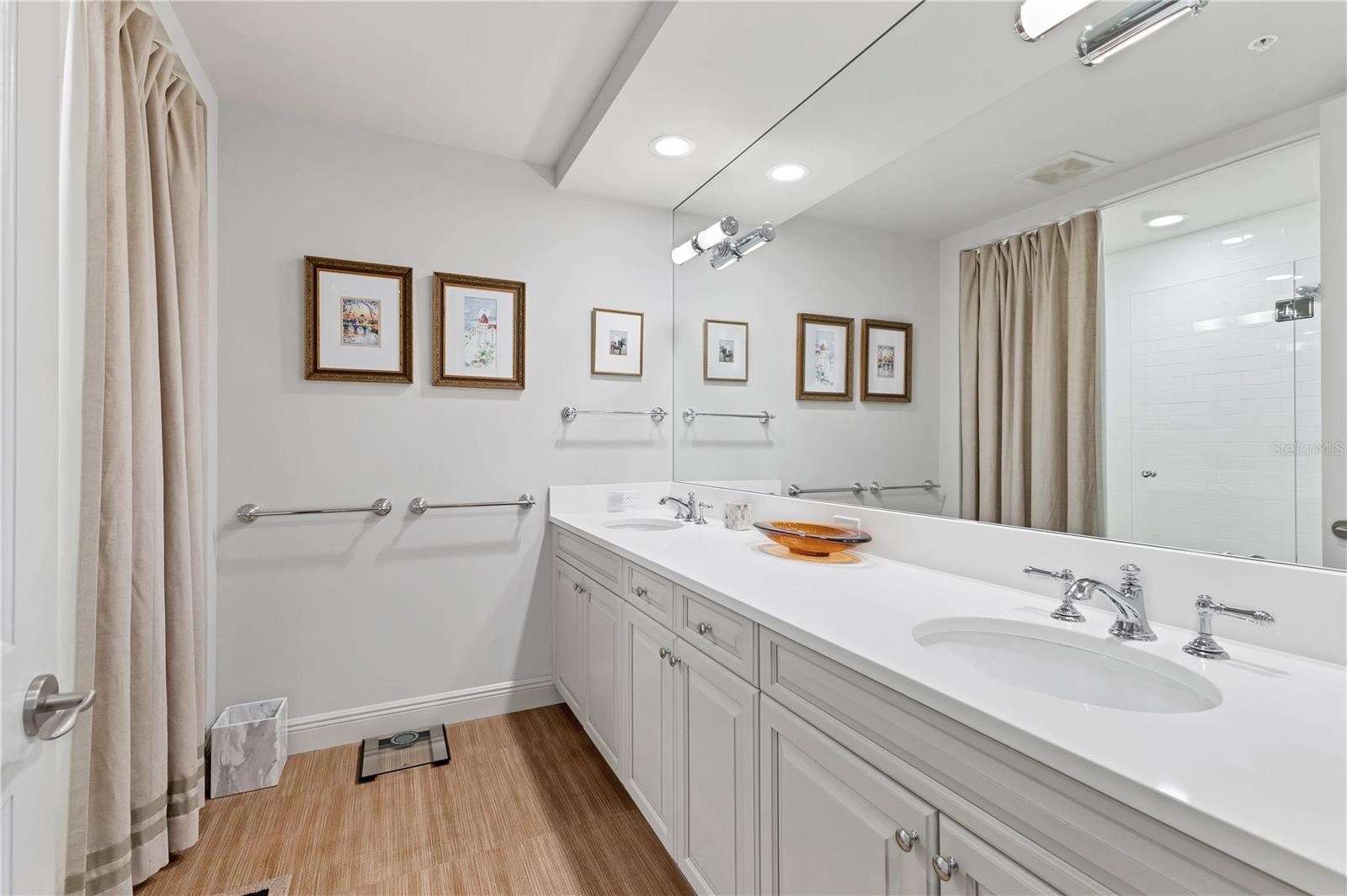 Image 34 of 59 For 35 Watergate Drive 1203