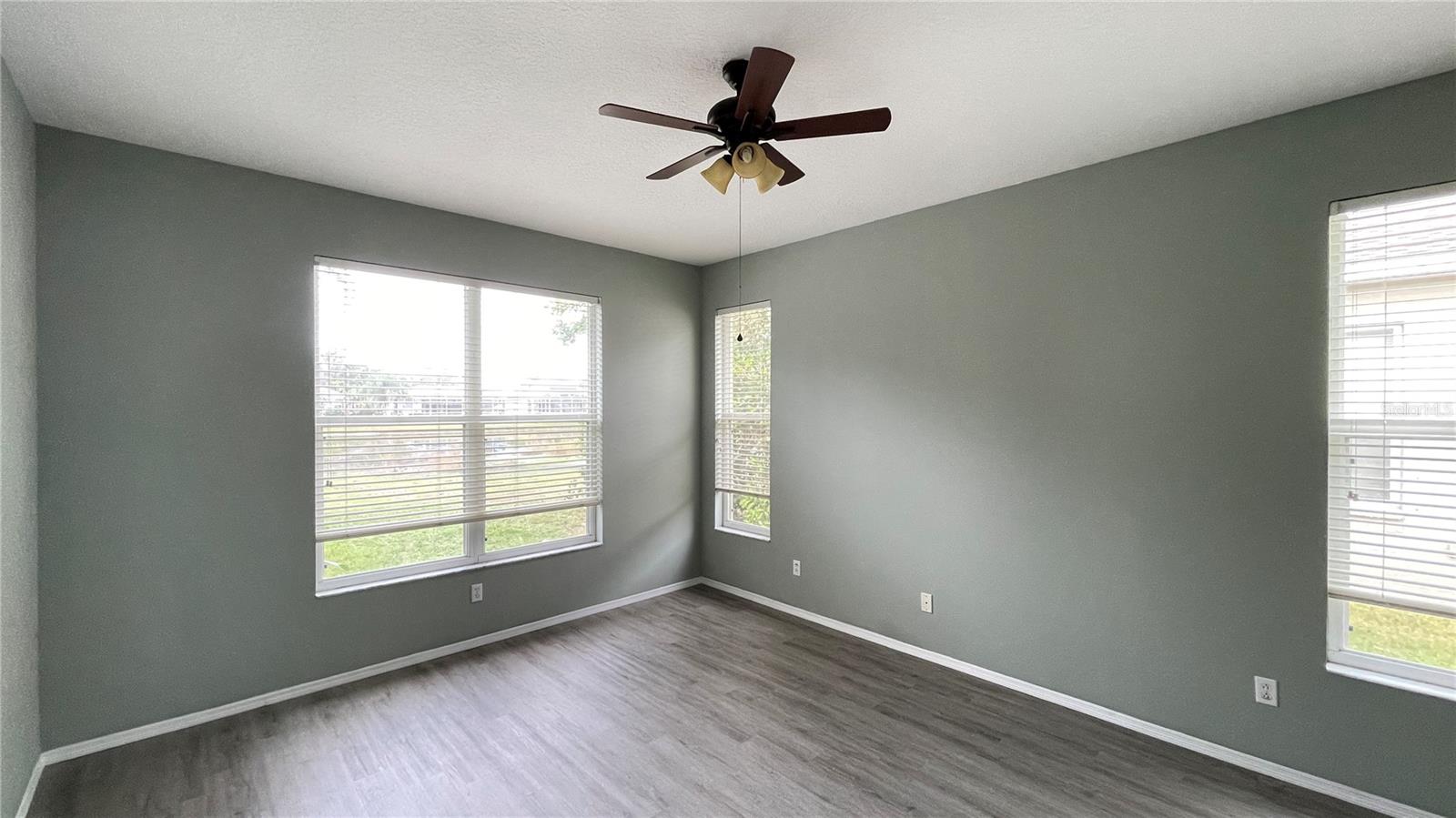 Image 10 of 25 For 210 41st Street Ne