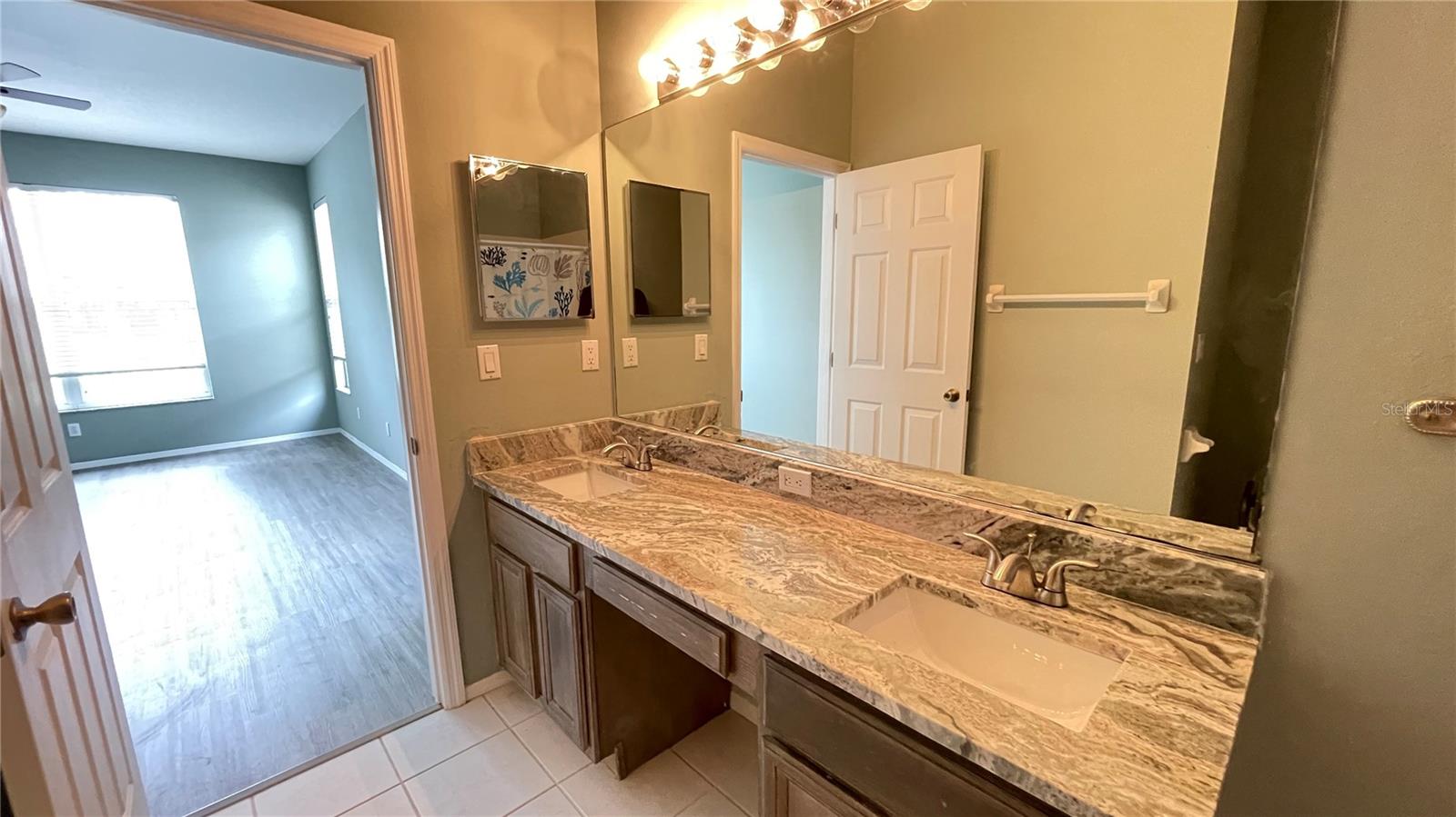 Image 15 of 25 For 210 41st Street Ne