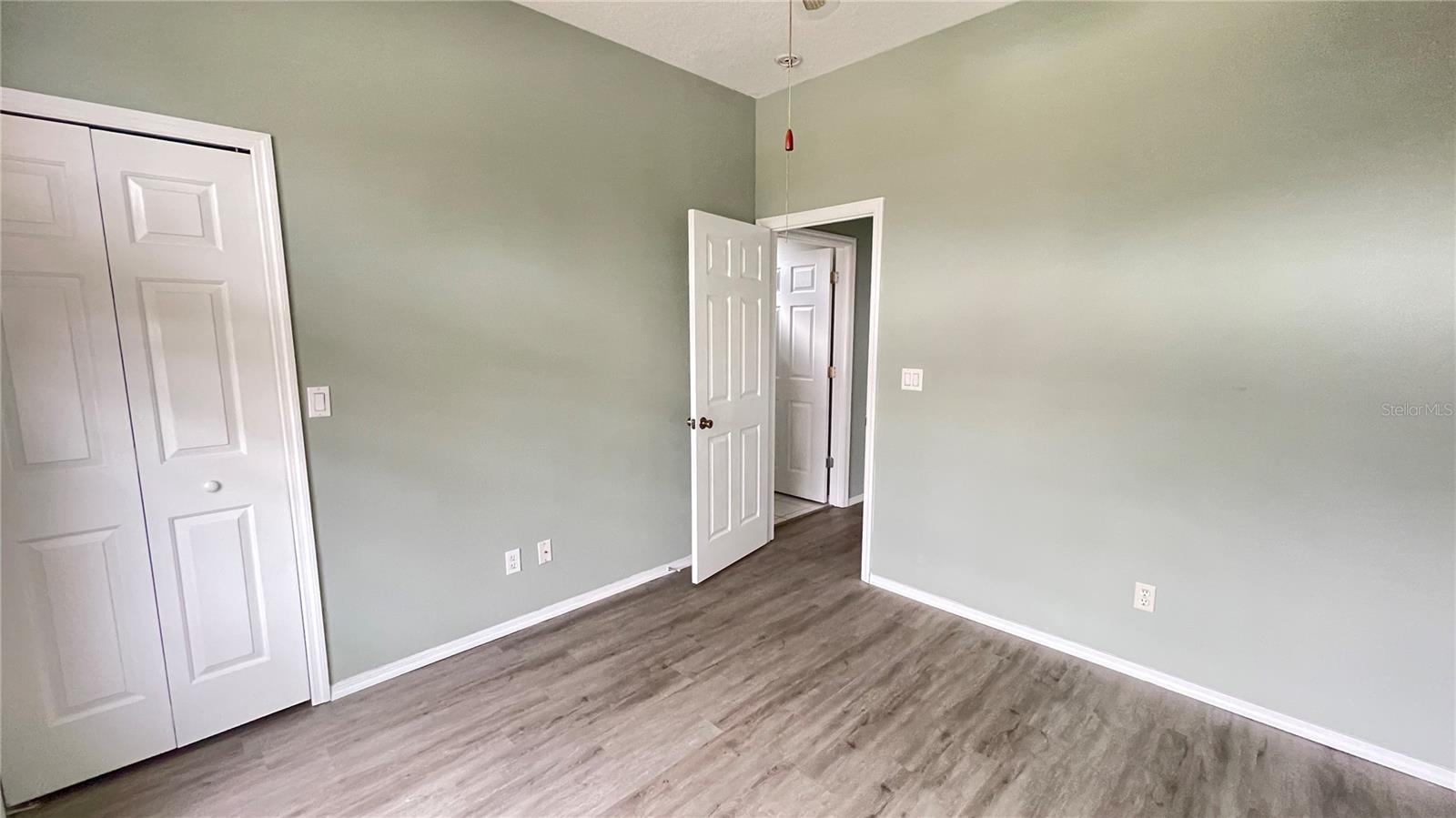 Image 18 of 25 For 210 41st Street Ne