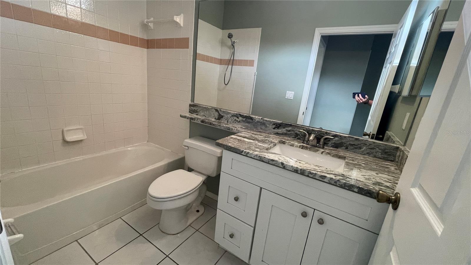 Image 20 of 25 For 210 41st Street Ne