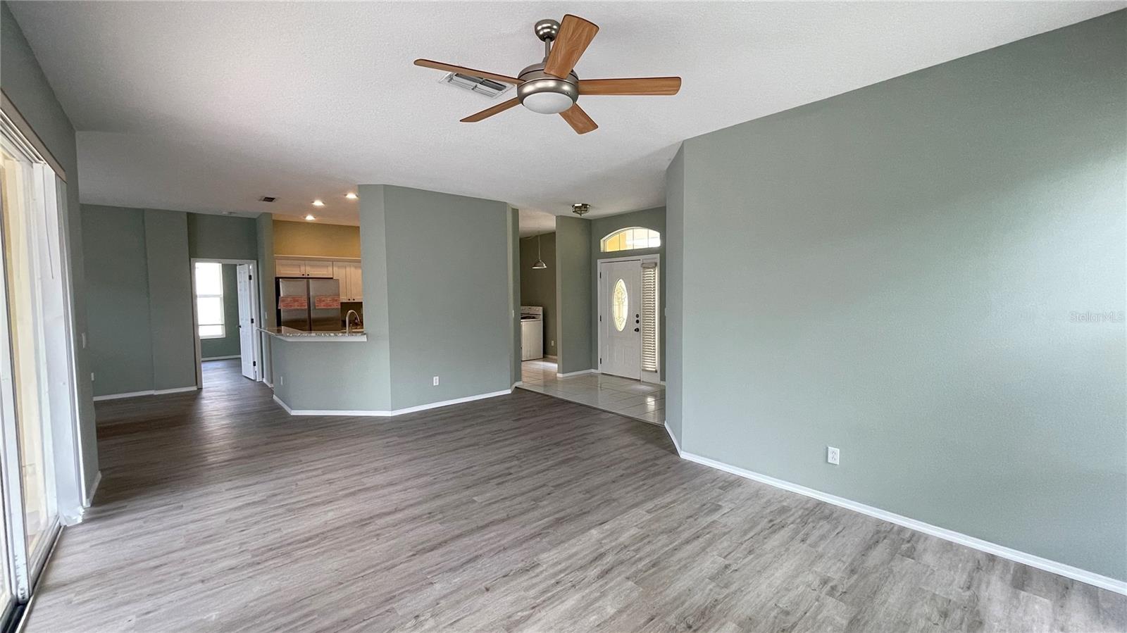 Image 4 of 25 For 210 41st Street Ne