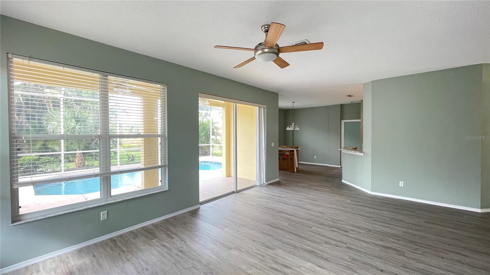 Image 5 of 25 For 210 41st Street Ne