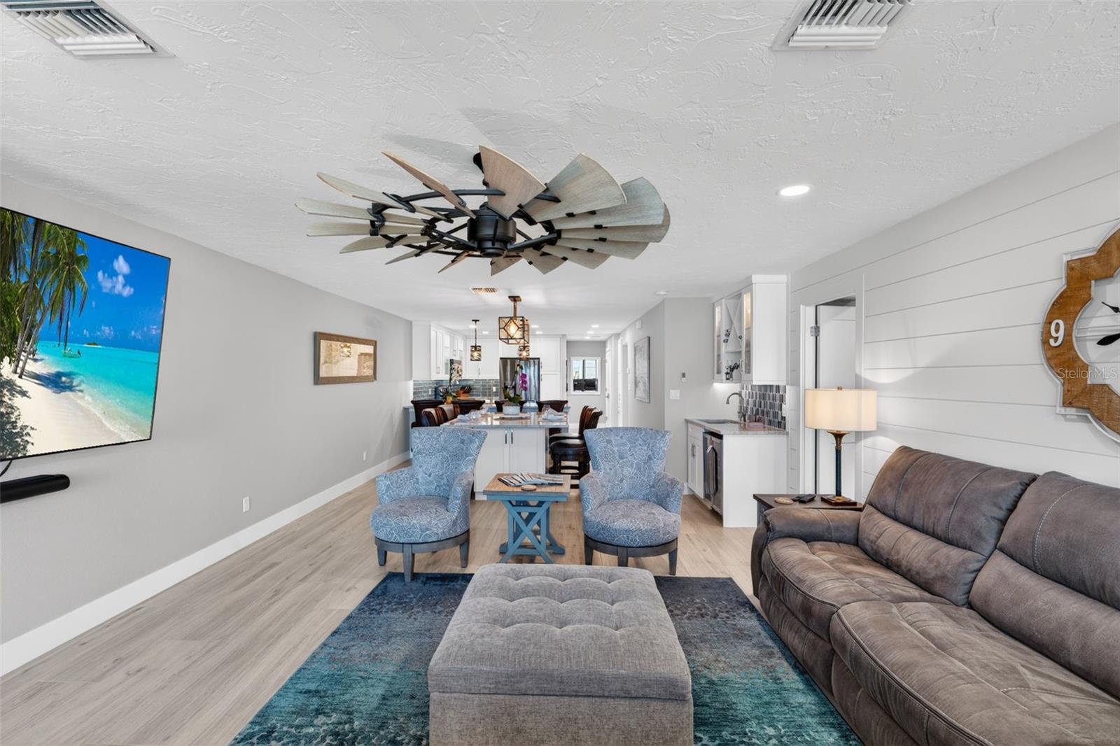 Image 19 of 56 For 1080 Peppertree Lane 305a