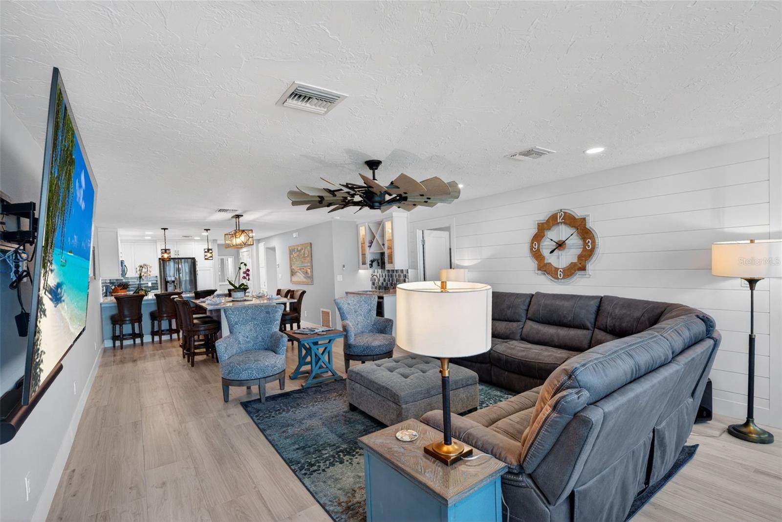 Image 20 of 56 For 1080 Peppertree Lane 305a