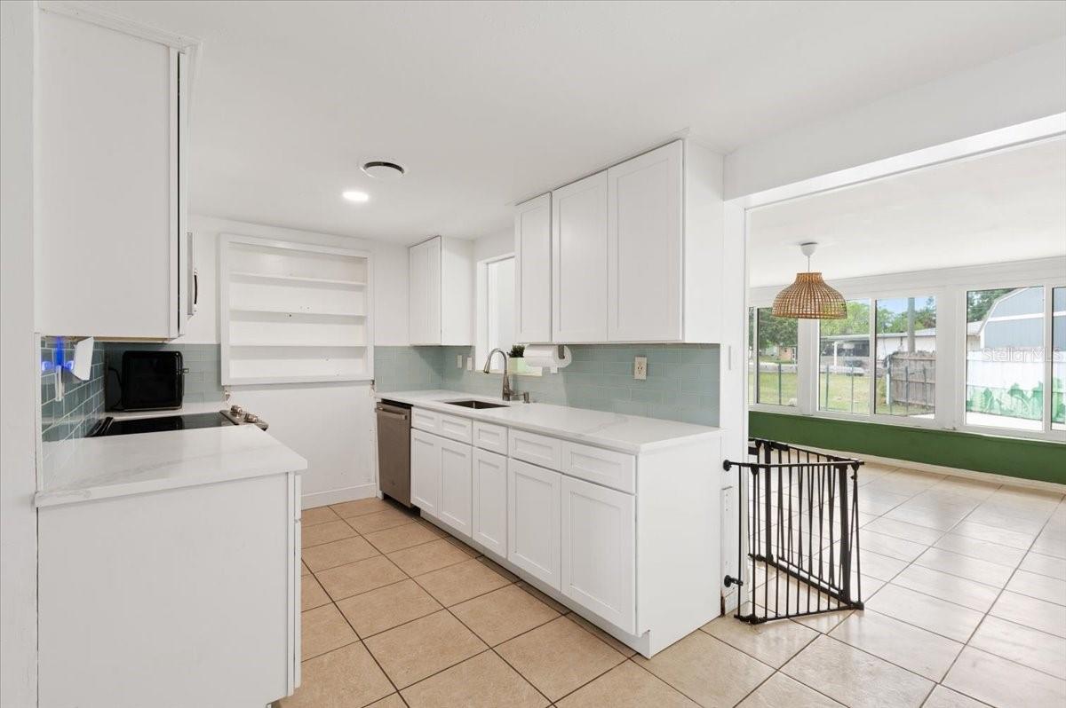 Image 7 of 31 For 4508 Pompano Road