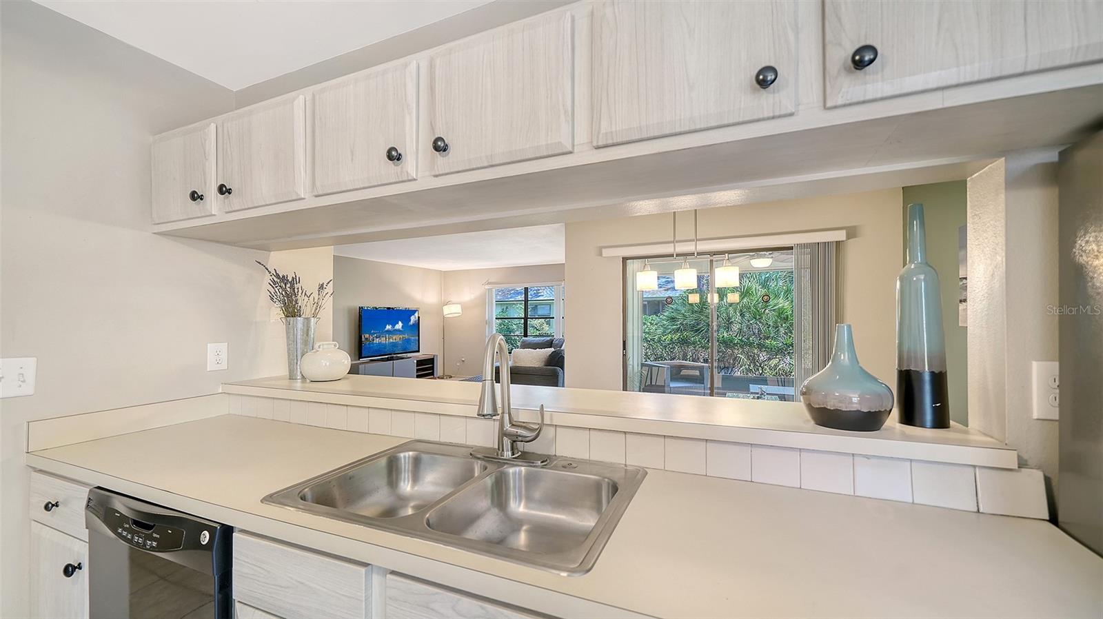 Image 13 of 30 For 5056 Barrington Circle 2602