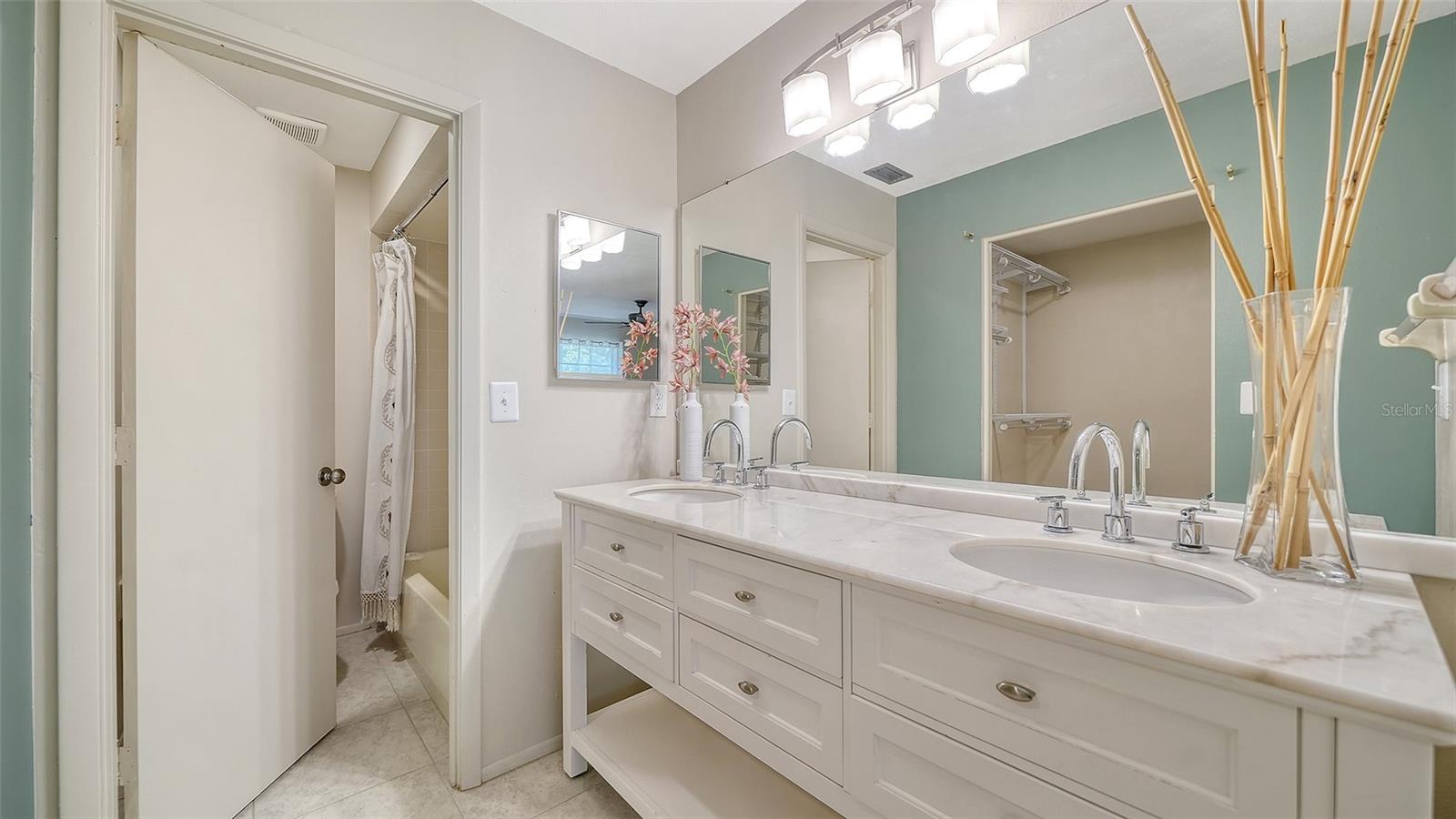 Image 16 of 30 For 5056 Barrington Circle 2602