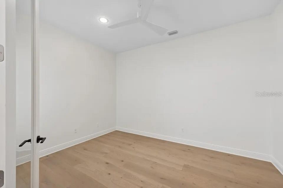 Image 26 of 44 For 7346 Edenmore Street