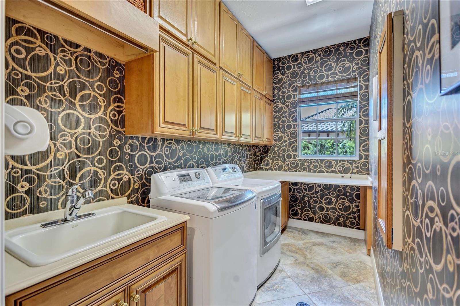 Image 39 of 62 For 5207 Sand Lake Court