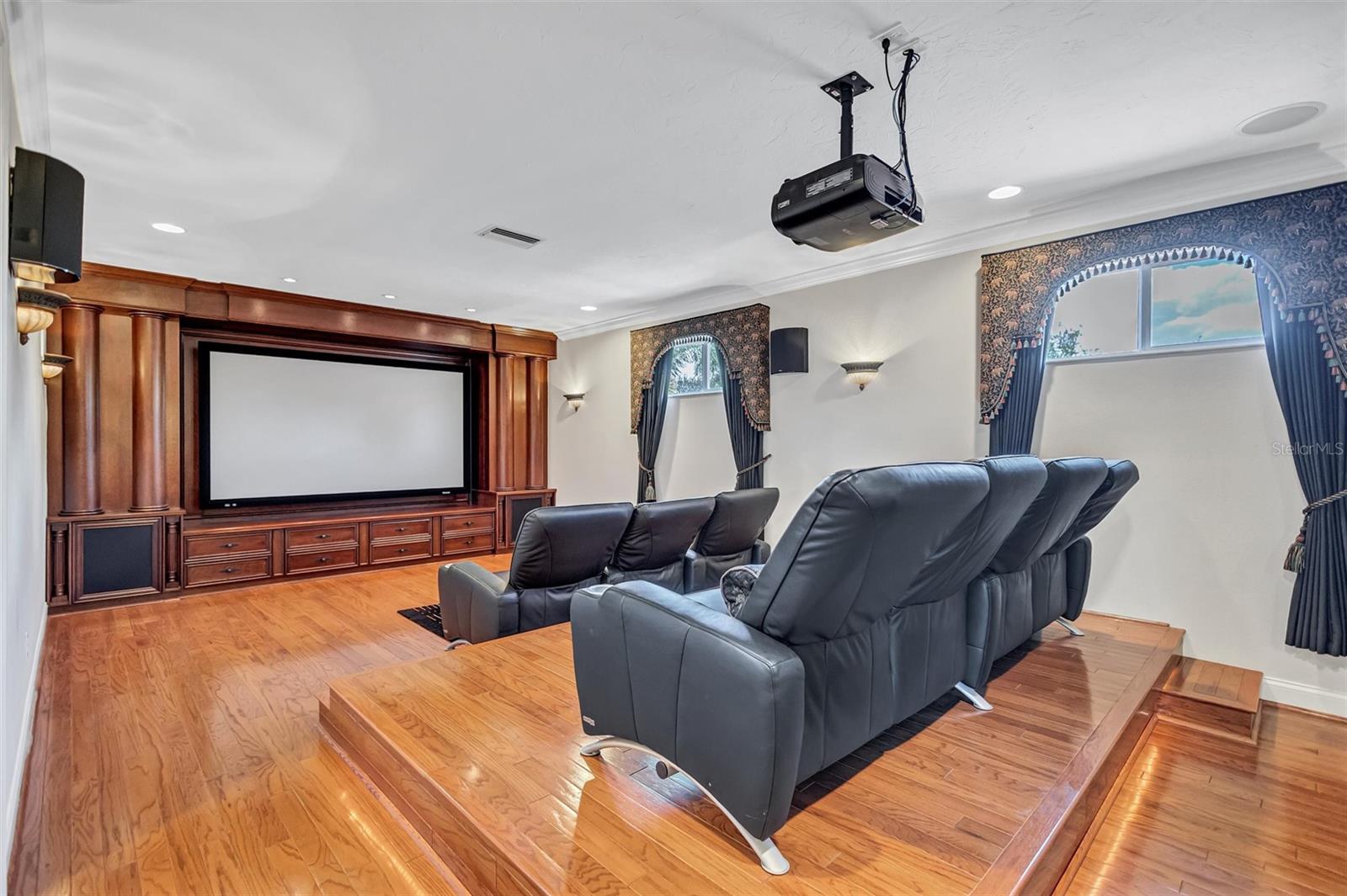 Image 42 of 62 For 5207 Sand Lake Court