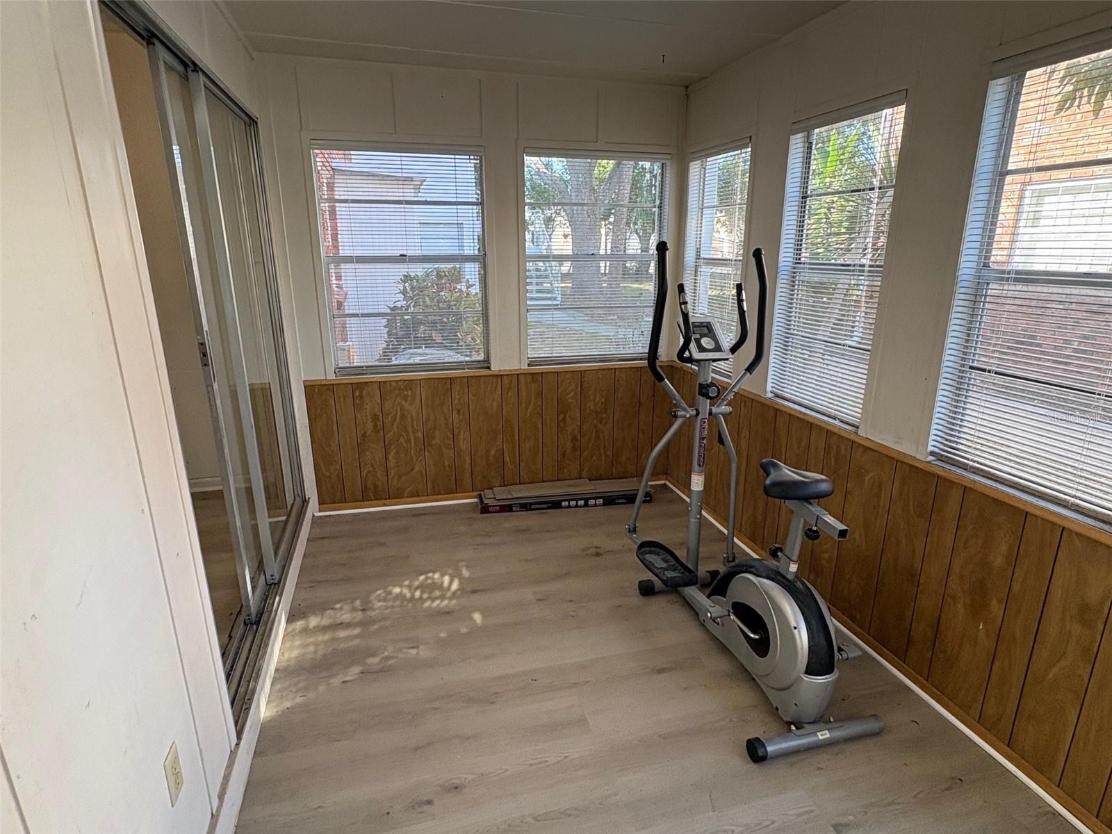 Image 12 of 52 For 4507 9th Street W.  I3