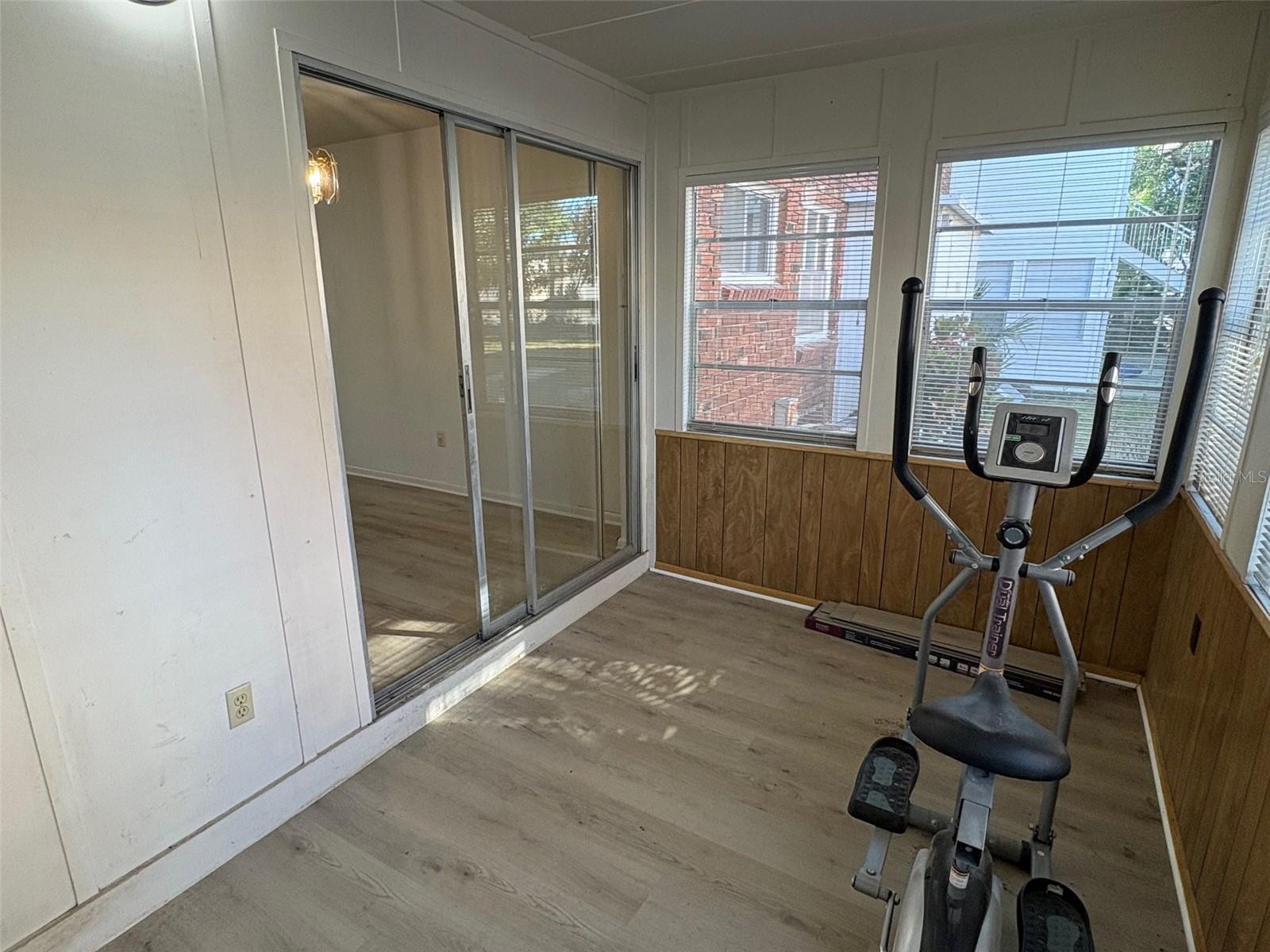 Image 13 of 52 For 4507 9th Street W.  I3