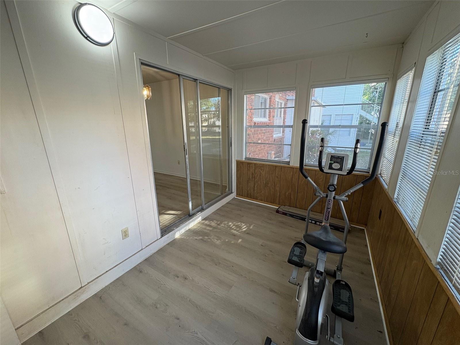 Image 14 of 52 For 4507 9th Street W.  I3