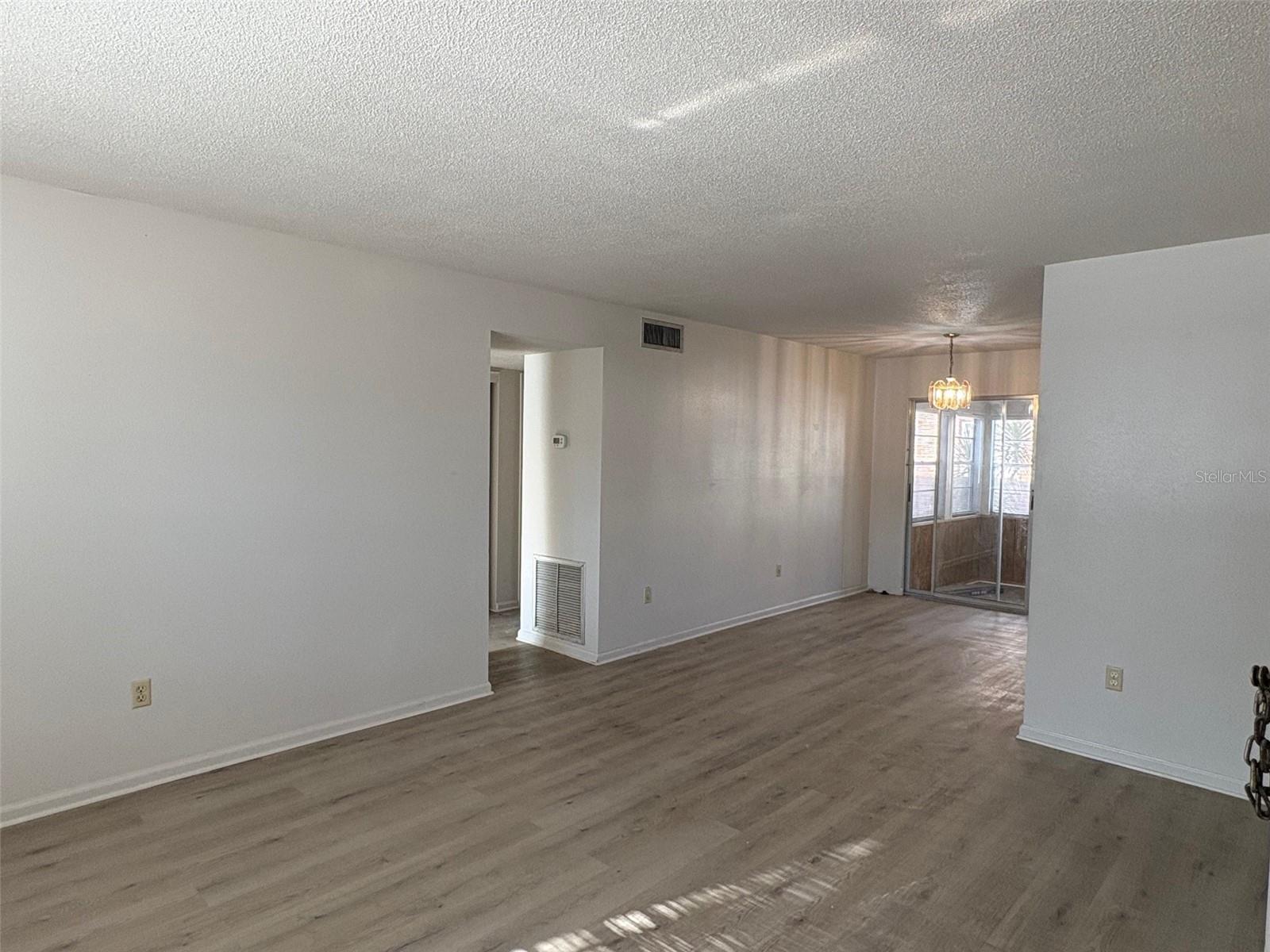 Image 17 of 52 For 4507 9th Street W.  I3