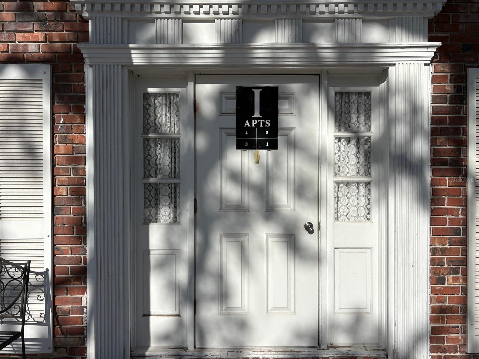 Image 5 of 52 For 4507 9th Street W.  I3