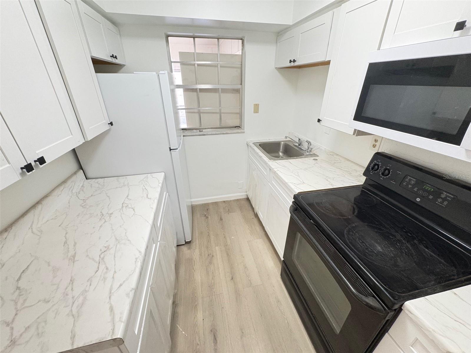 Image 8 of 52 For 4507 9th Street W.  I3